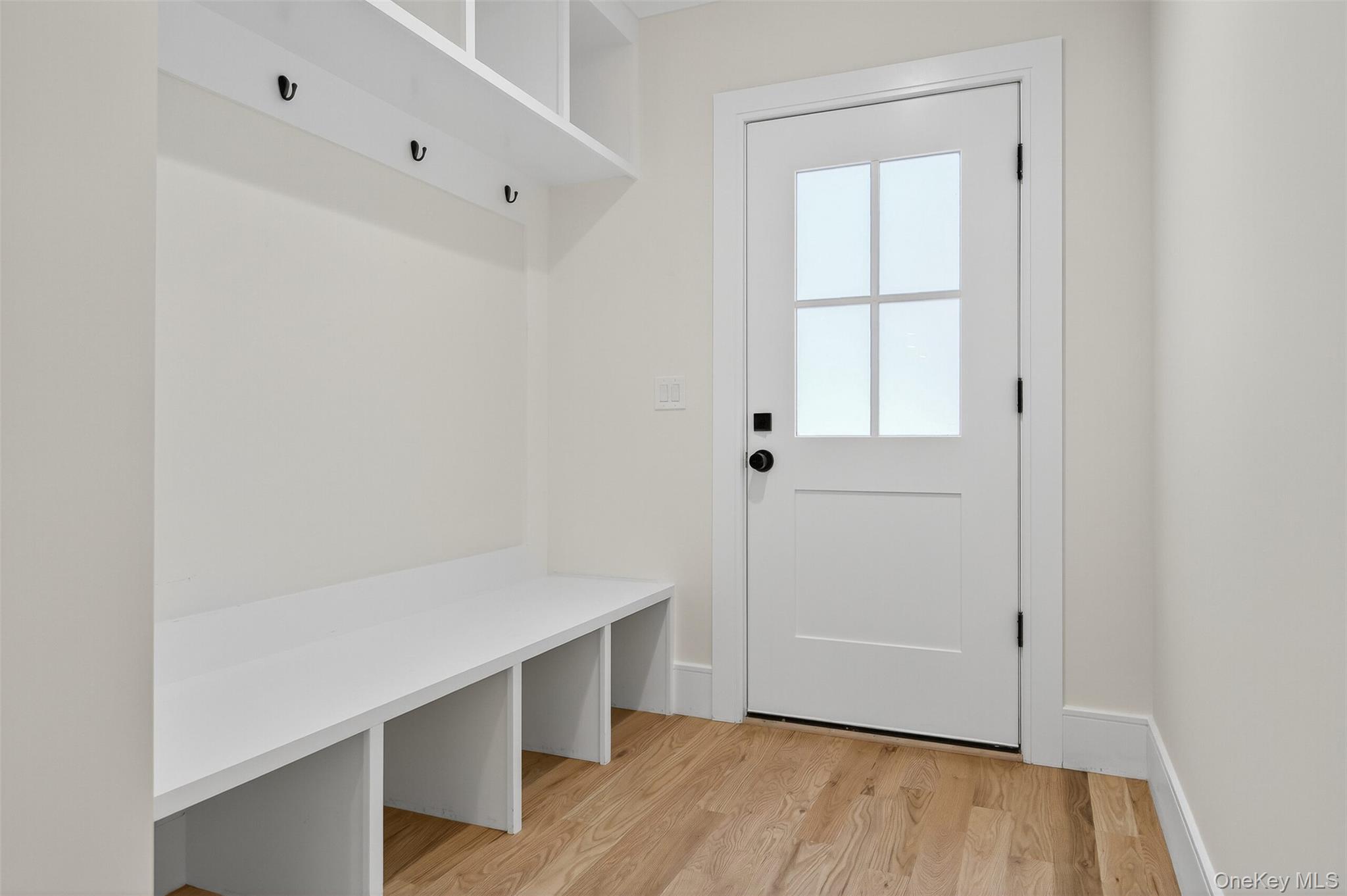 654 Caledonia Road, Dix Hills, NY 11746