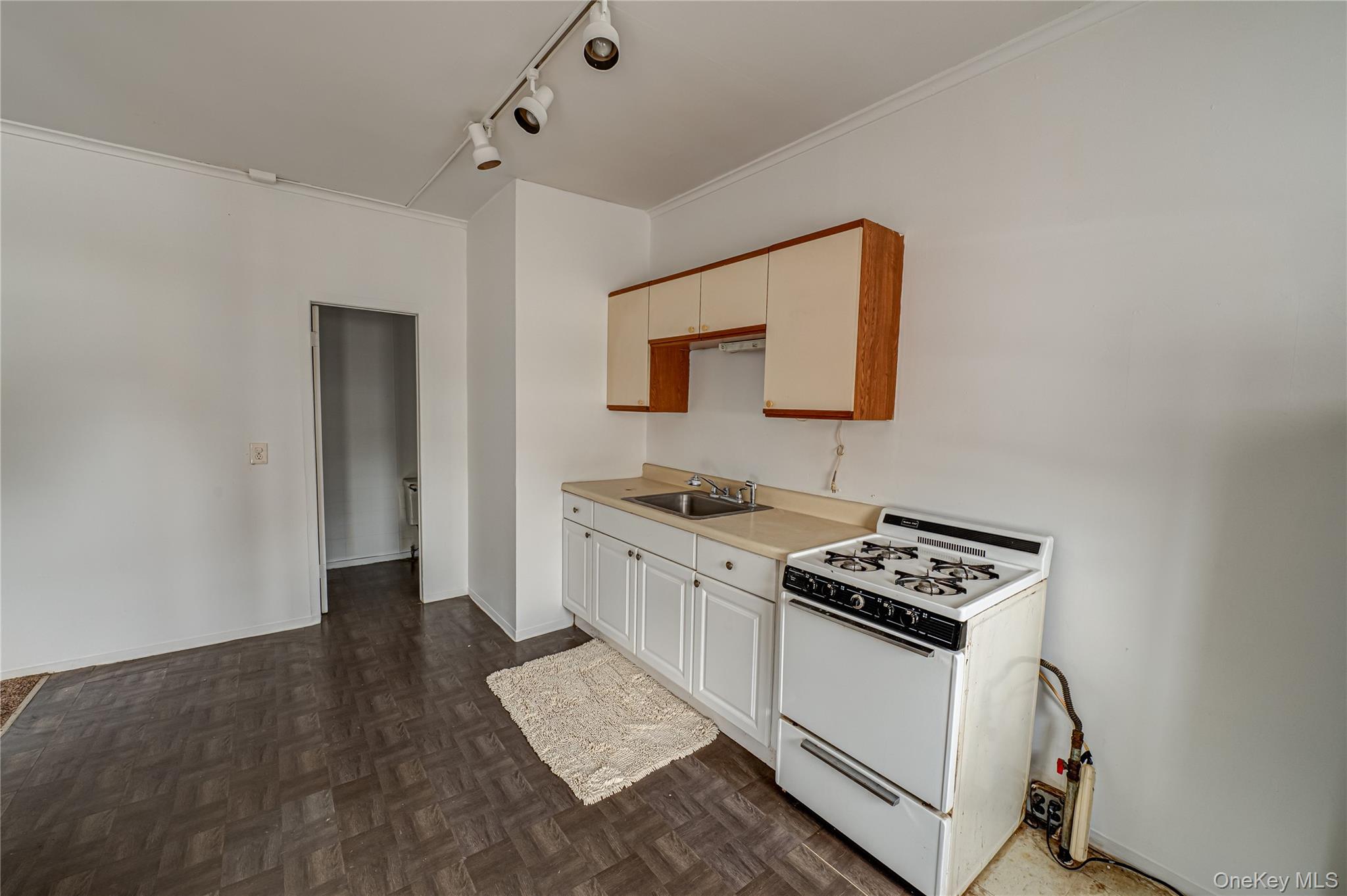 284 4th Avenue, Bay Shore, NY 11706