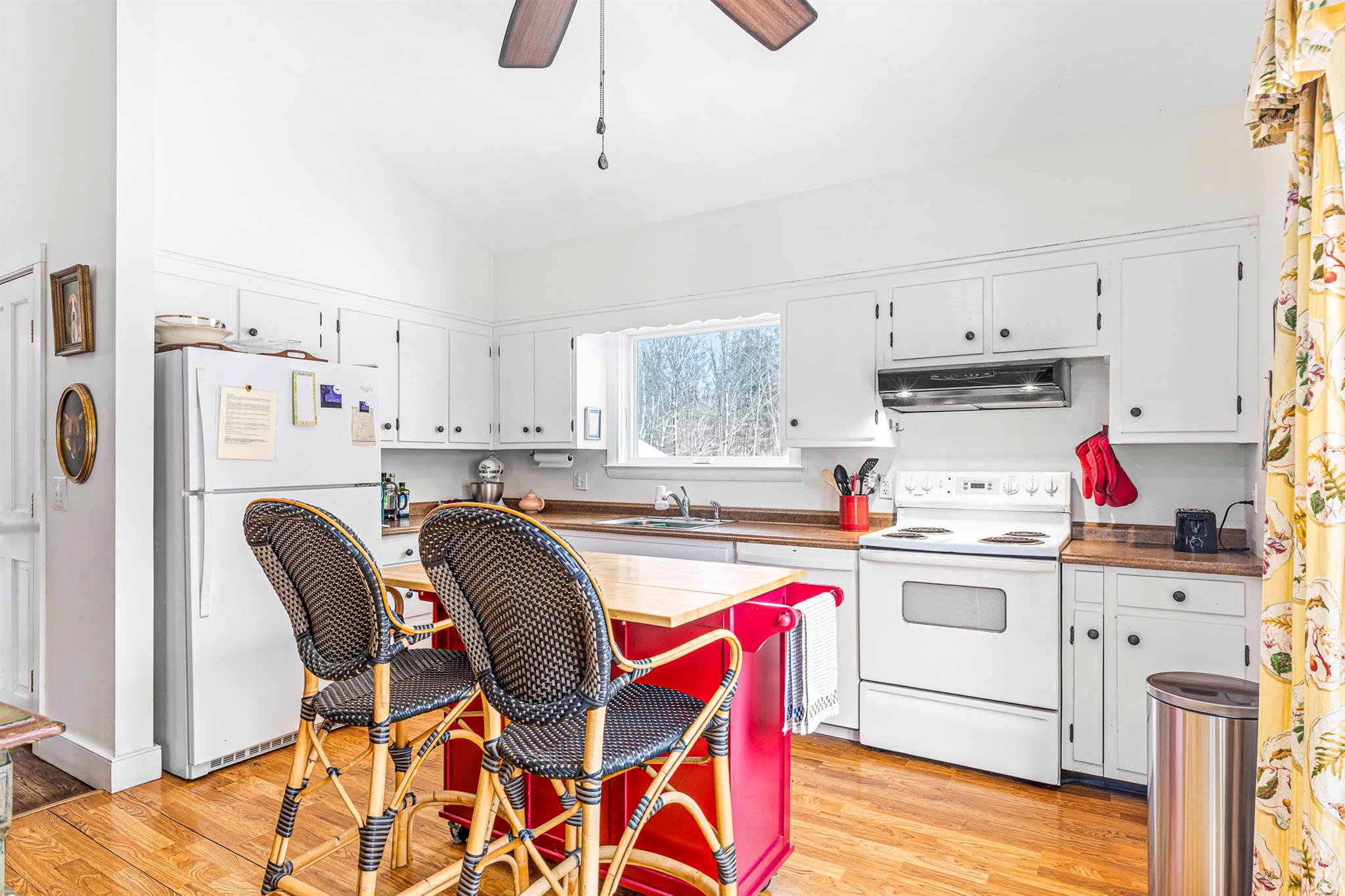 860 Hunns Lake, Stanfordville, NY 12581
