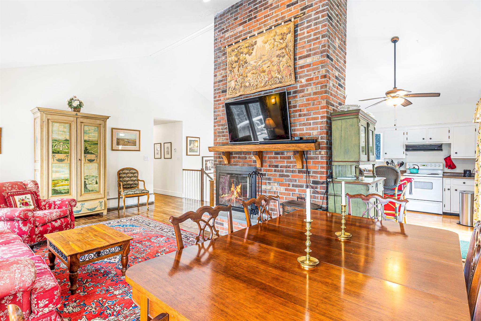 860 Hunns Lake, Stanfordville, NY 12581