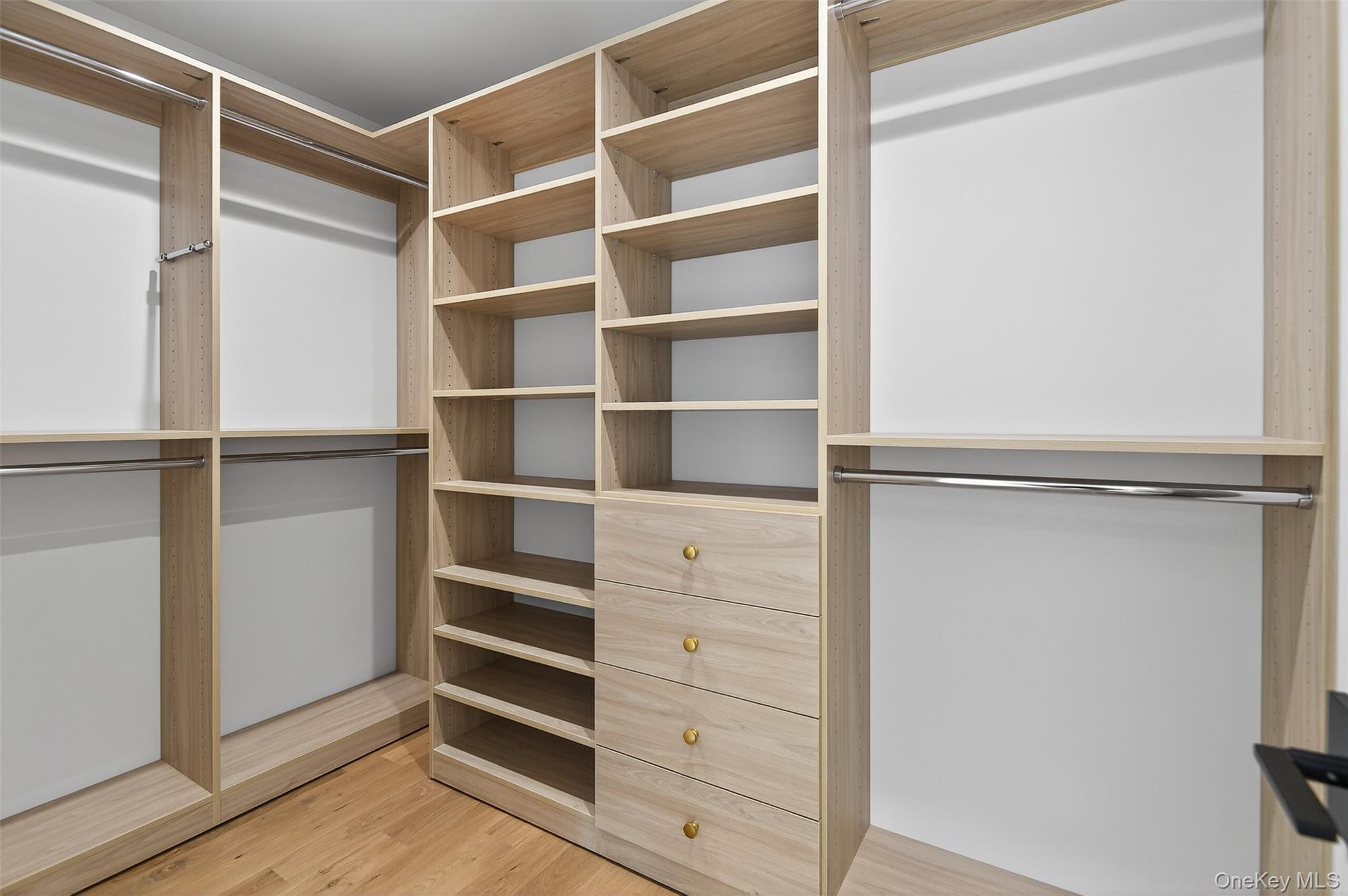 32A Pine Road, Syosset, NY 11791