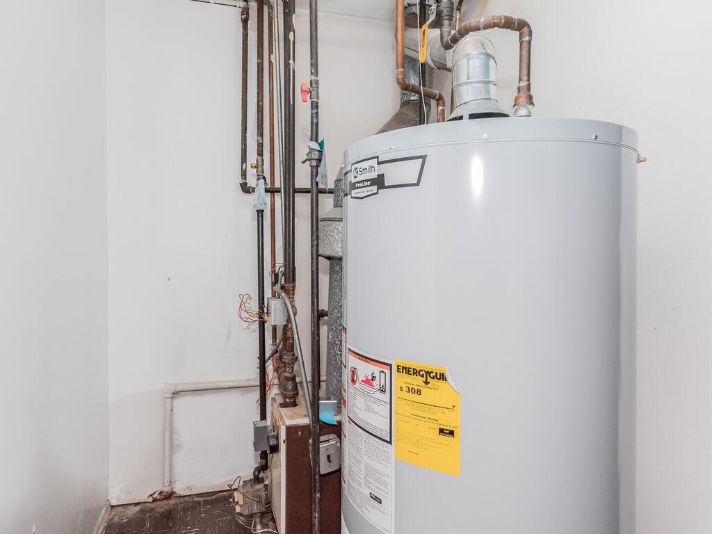 240-21 68th Avenue # 10, Douglaston, NY 11362