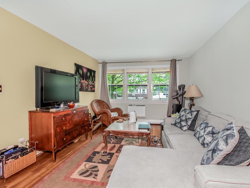 240-21 68th Avenue # 10, Douglaston, NY 11362