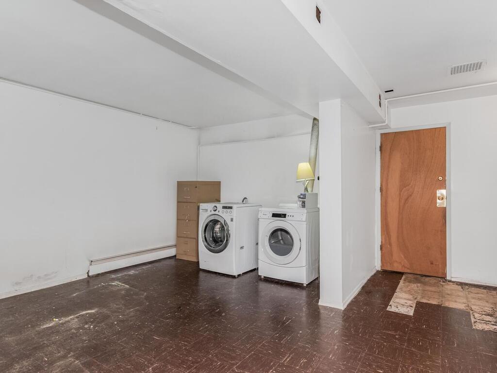 240-21 68th Avenue # 10, Douglaston, NY 11362