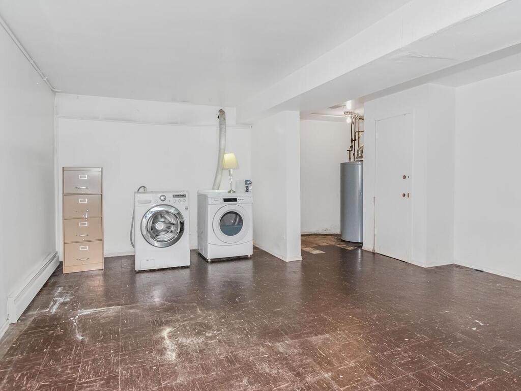 240-21 68th Avenue # 10, Douglaston, NY 11362