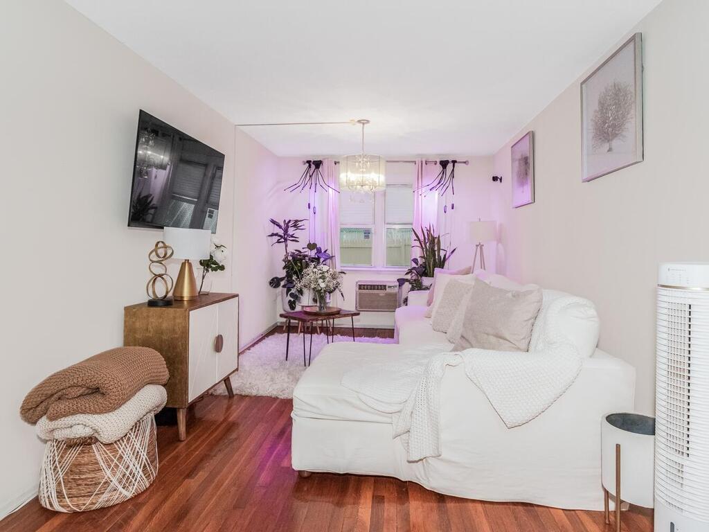 240-21 68th Avenue # 10, Douglaston, NY 11362