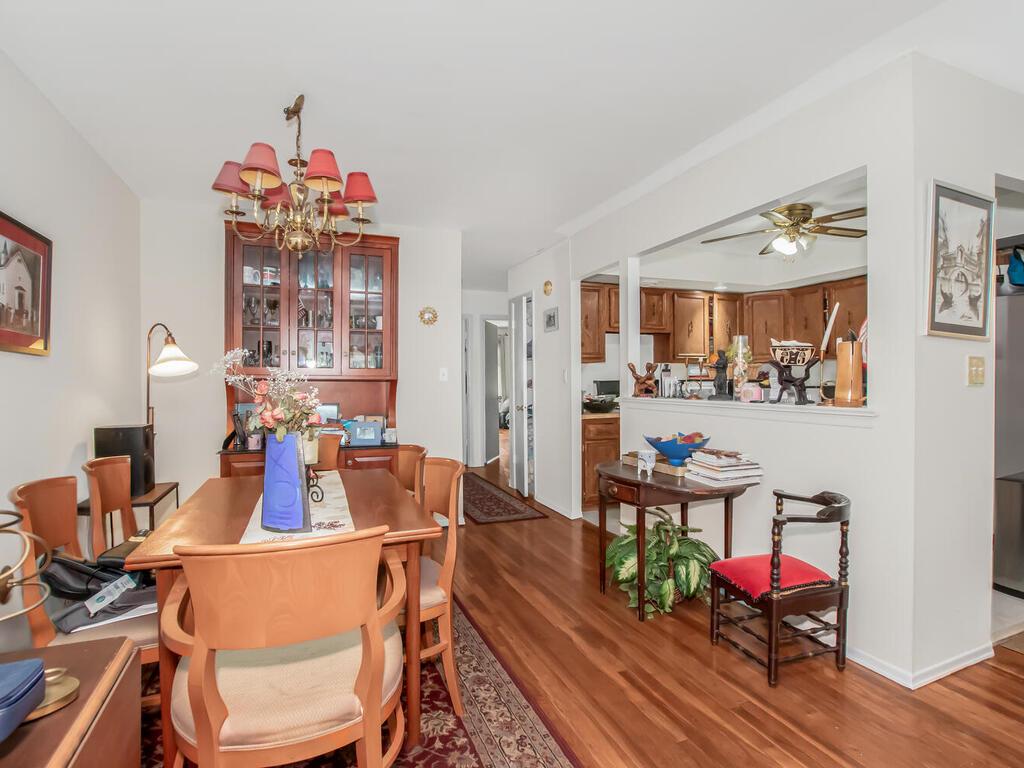 240-21 68th Avenue # 10, Douglaston, NY 11362