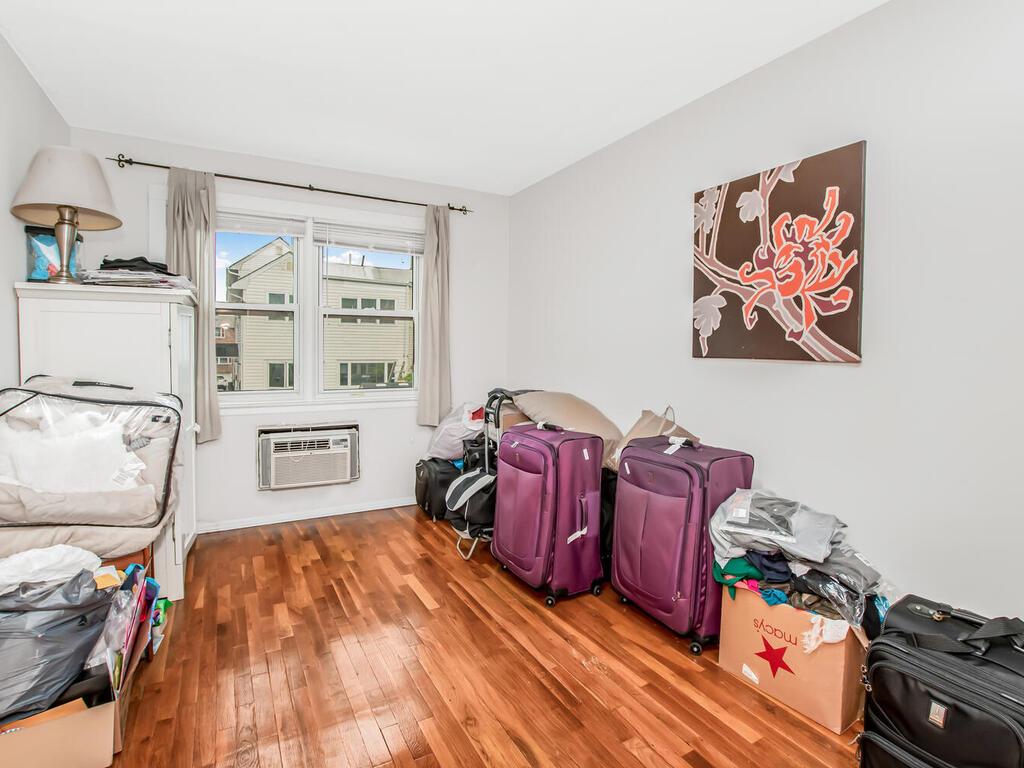 240-21 68th Avenue # 10, Douglaston, NY 11362