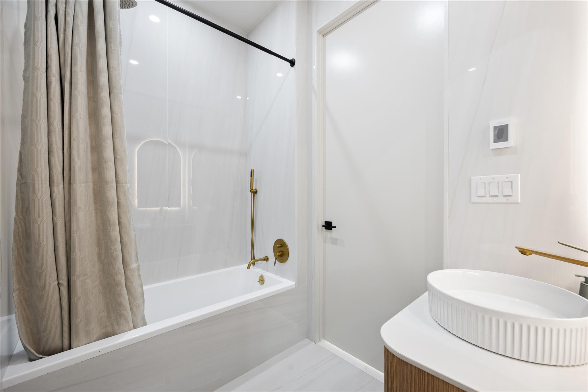 31-16 21st Street # PH1C, Astoria, NY 11106