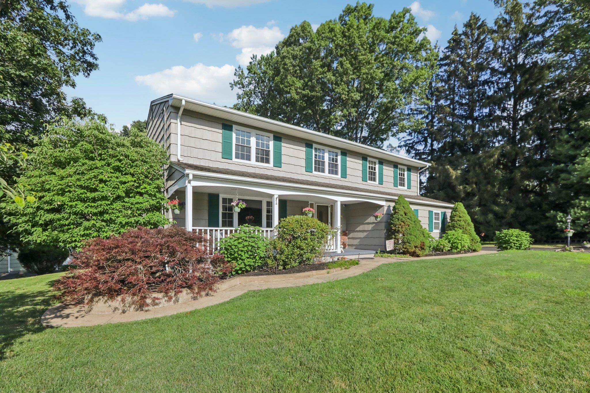 1 Martha Lane, Pearl River, NY 10965