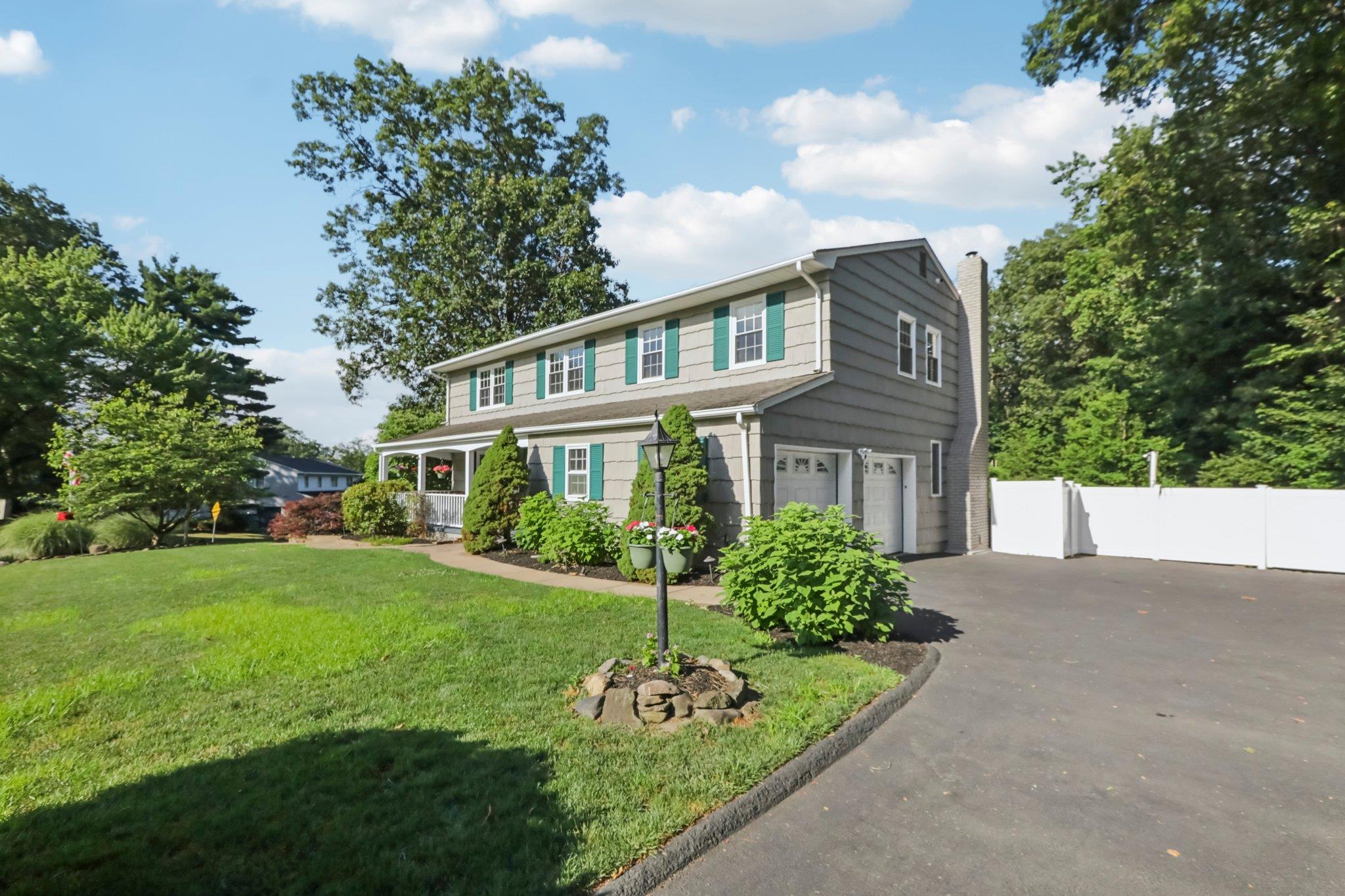 1 Martha Lane, Pearl River, NY 10965