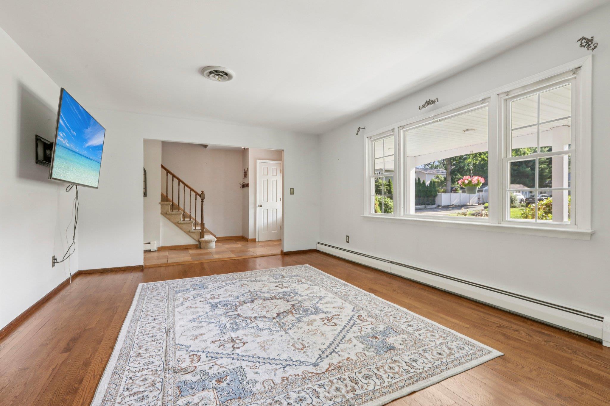 1 Martha Lane, Pearl River, NY 10965