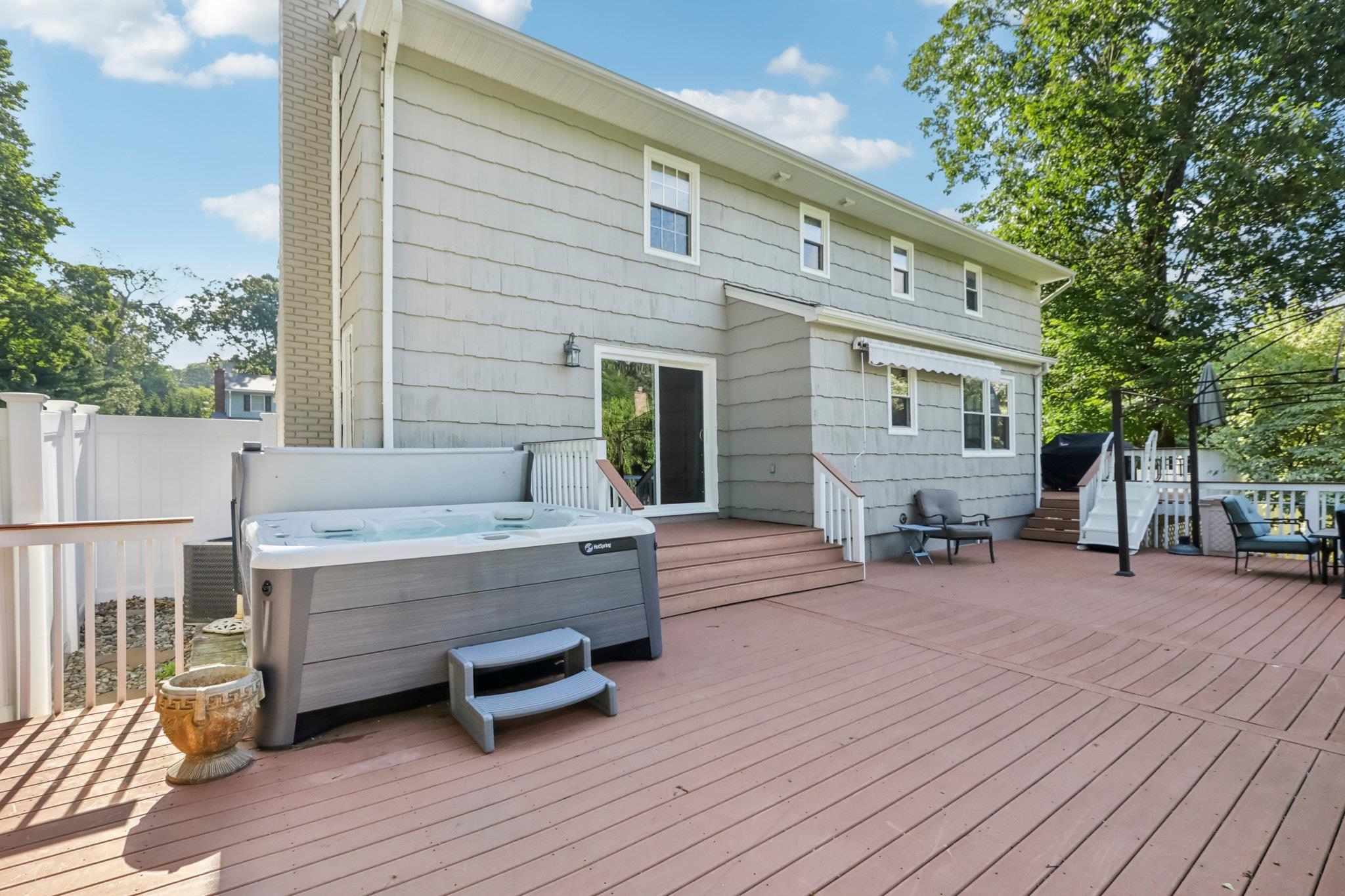 1 Martha Lane, Pearl River, NY 10965