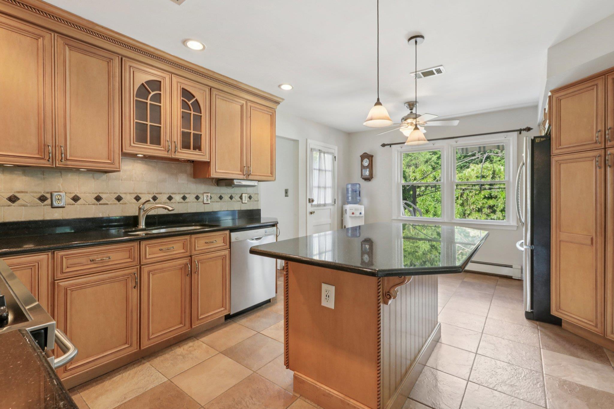 1 Martha Lane, Pearl River, NY 10965