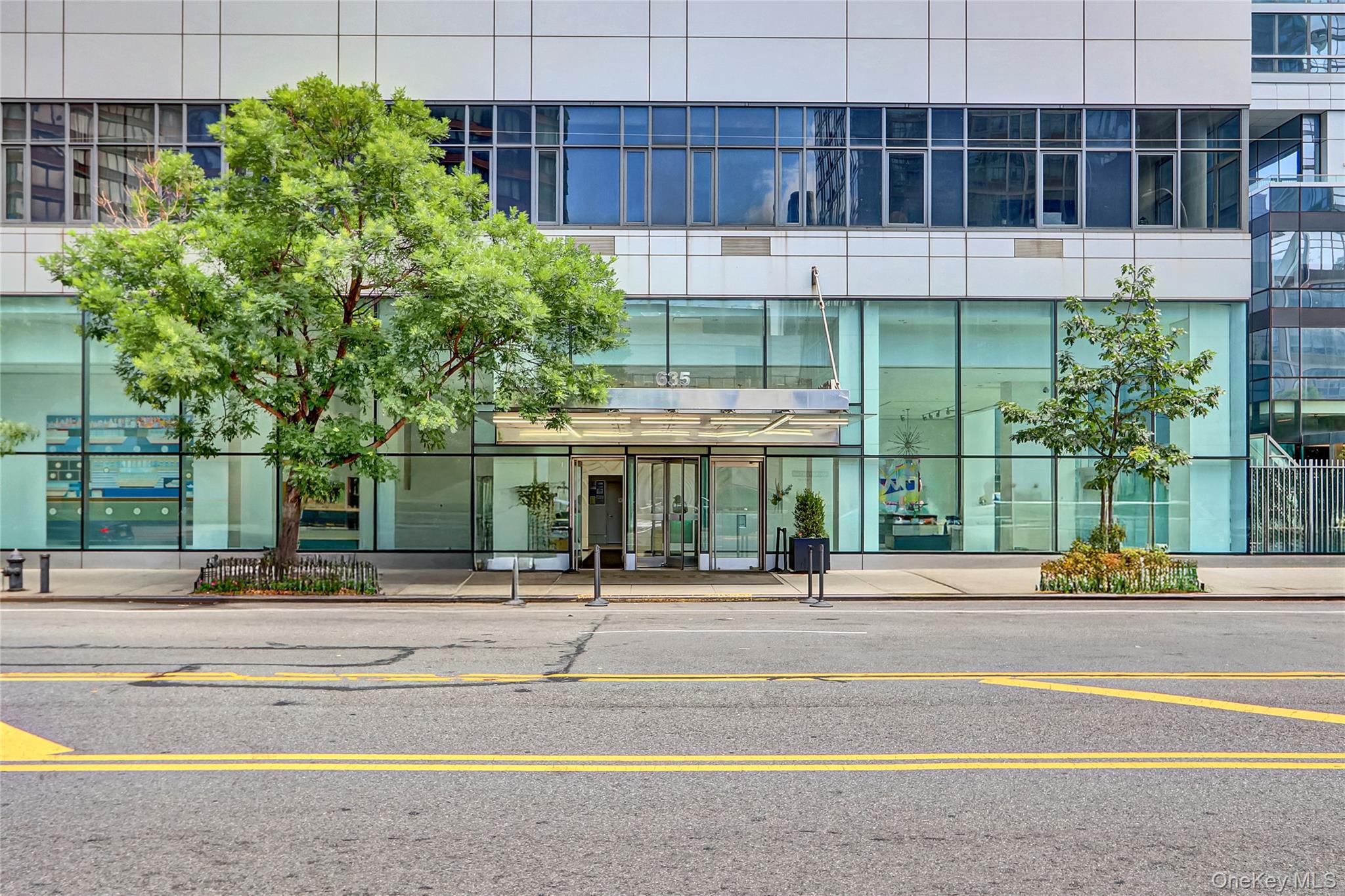 635 W 42nd Street # 7A, New York (Manhattan), NY 10036