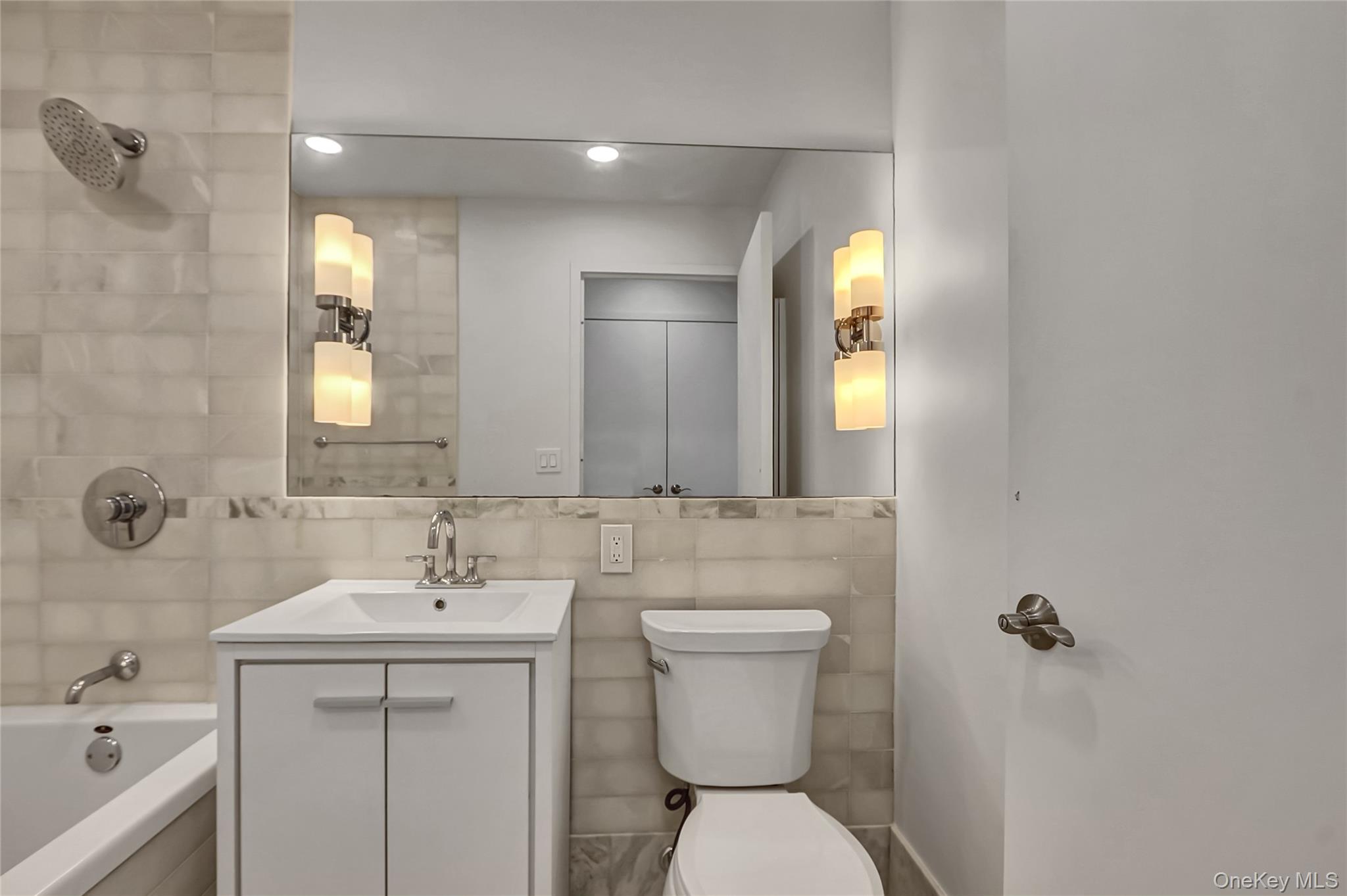 635 W 42nd Street # 7A, New York (Manhattan), NY 10036