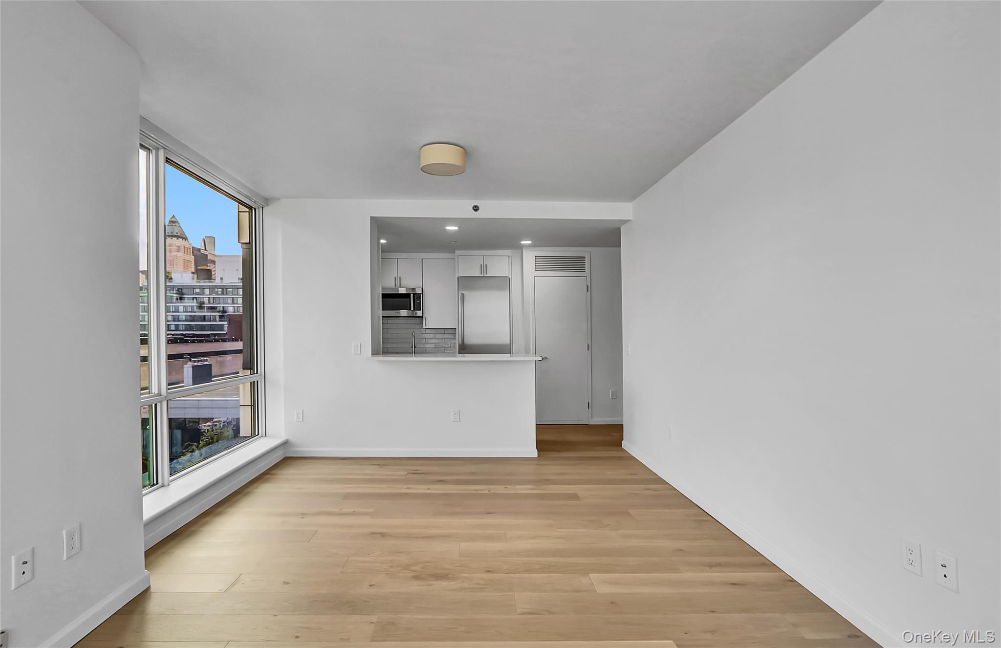 635 W 42nd Street # 7A, New York (Manhattan), NY 10036