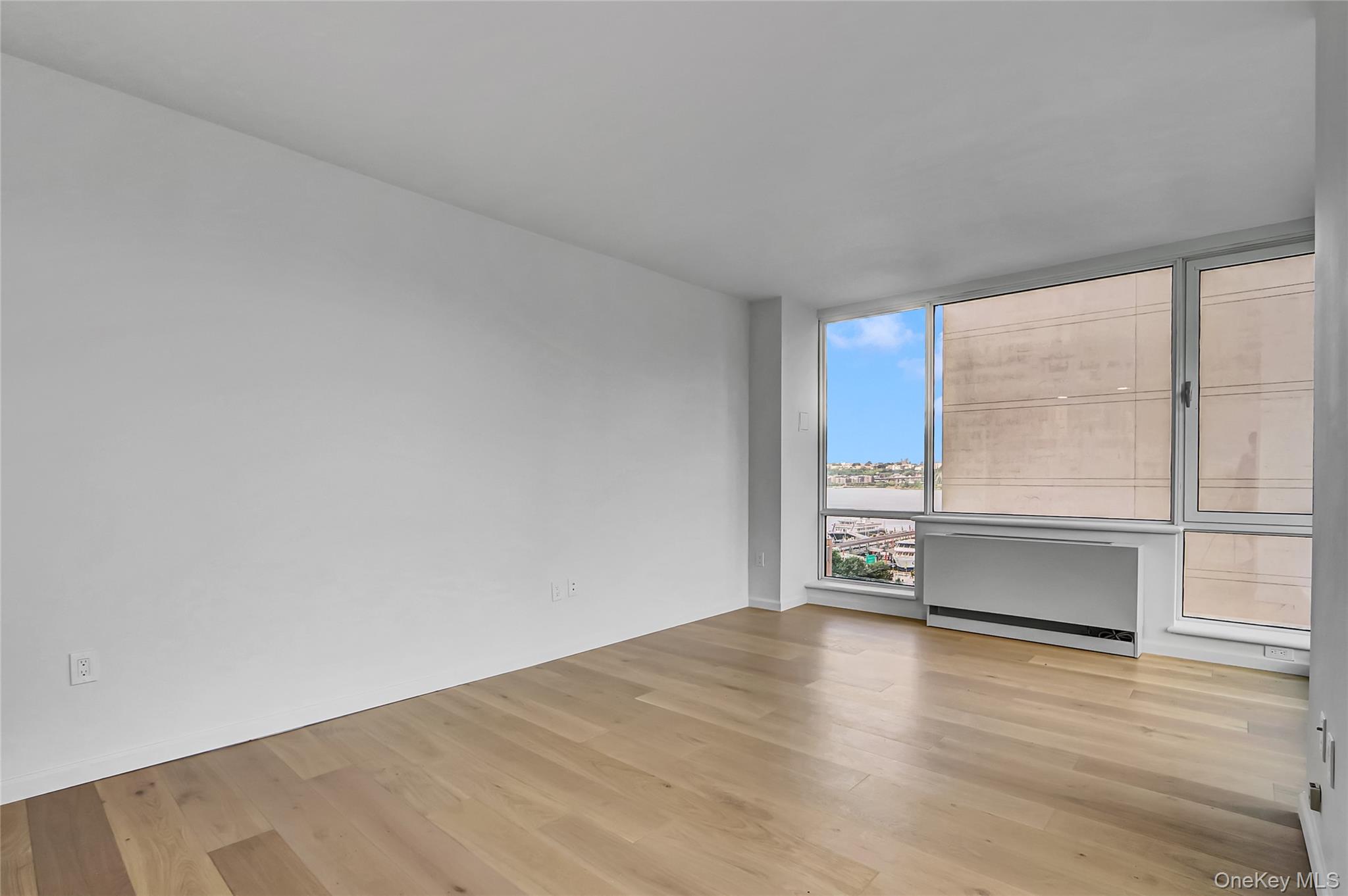 635 W 42nd Street # 7A, New York (Manhattan), NY 10036