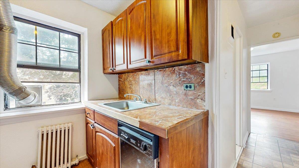 144-15 78th Rd # 3A, Kew Garden Hills, NY 11367