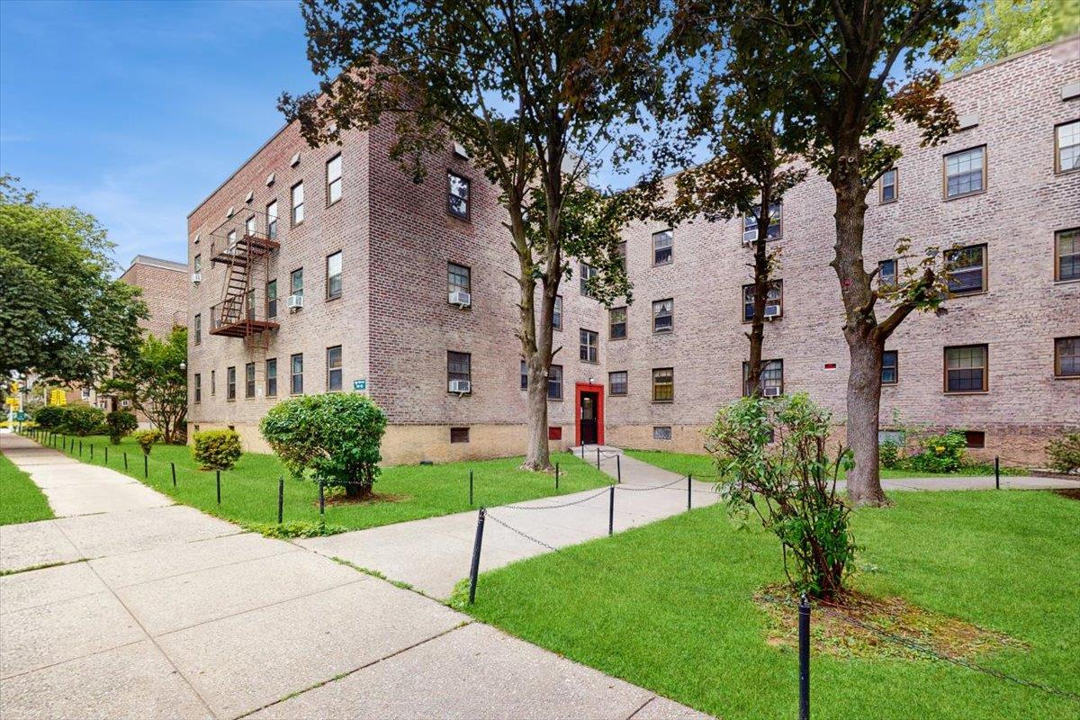 144-15 78th Rd # 3A, Kew Garden Hills, NY 11367