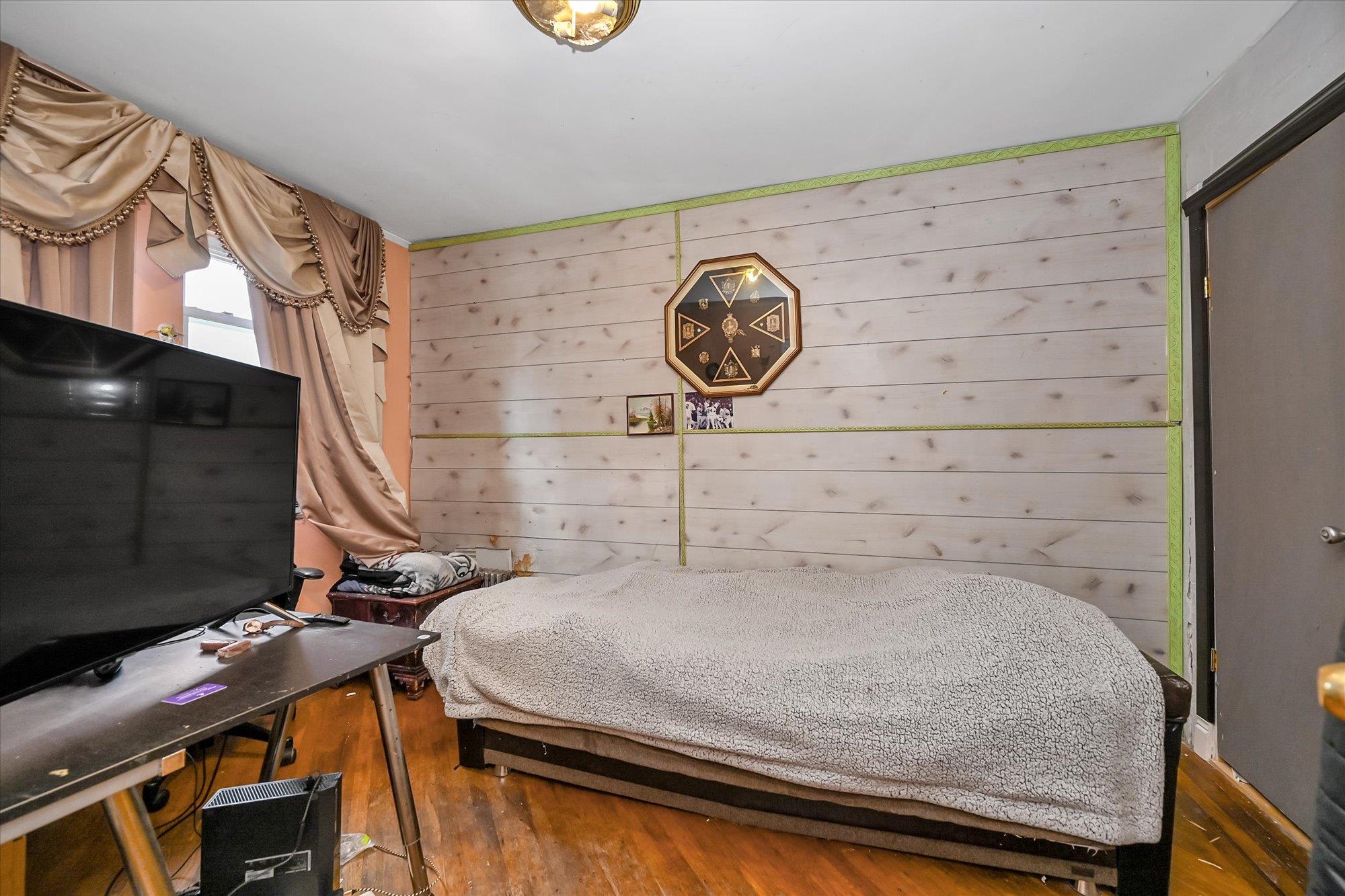 147-31 Hoover Avenue, Briarwood, NY 11435