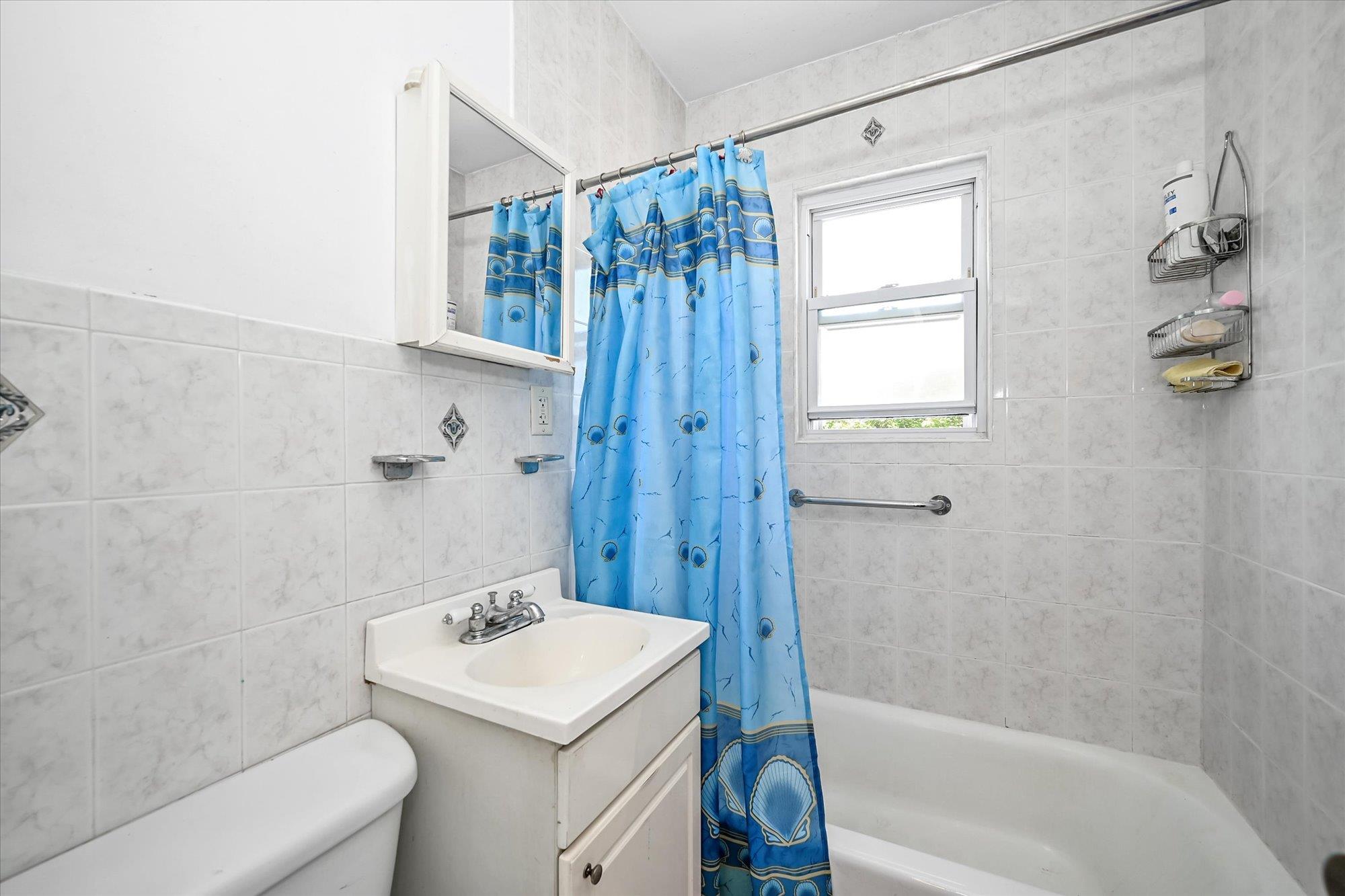 147-31 Hoover Avenue, Briarwood, NY 11435