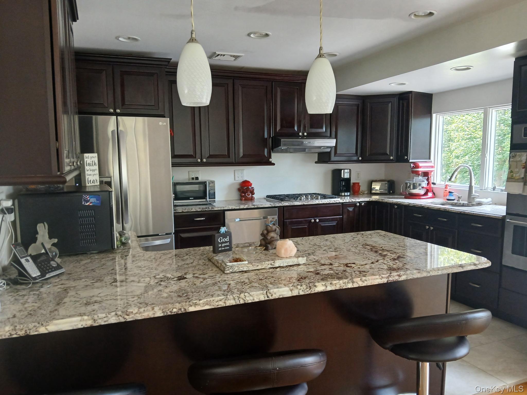 11 Dale Lane, Hauppauge, NY 11788