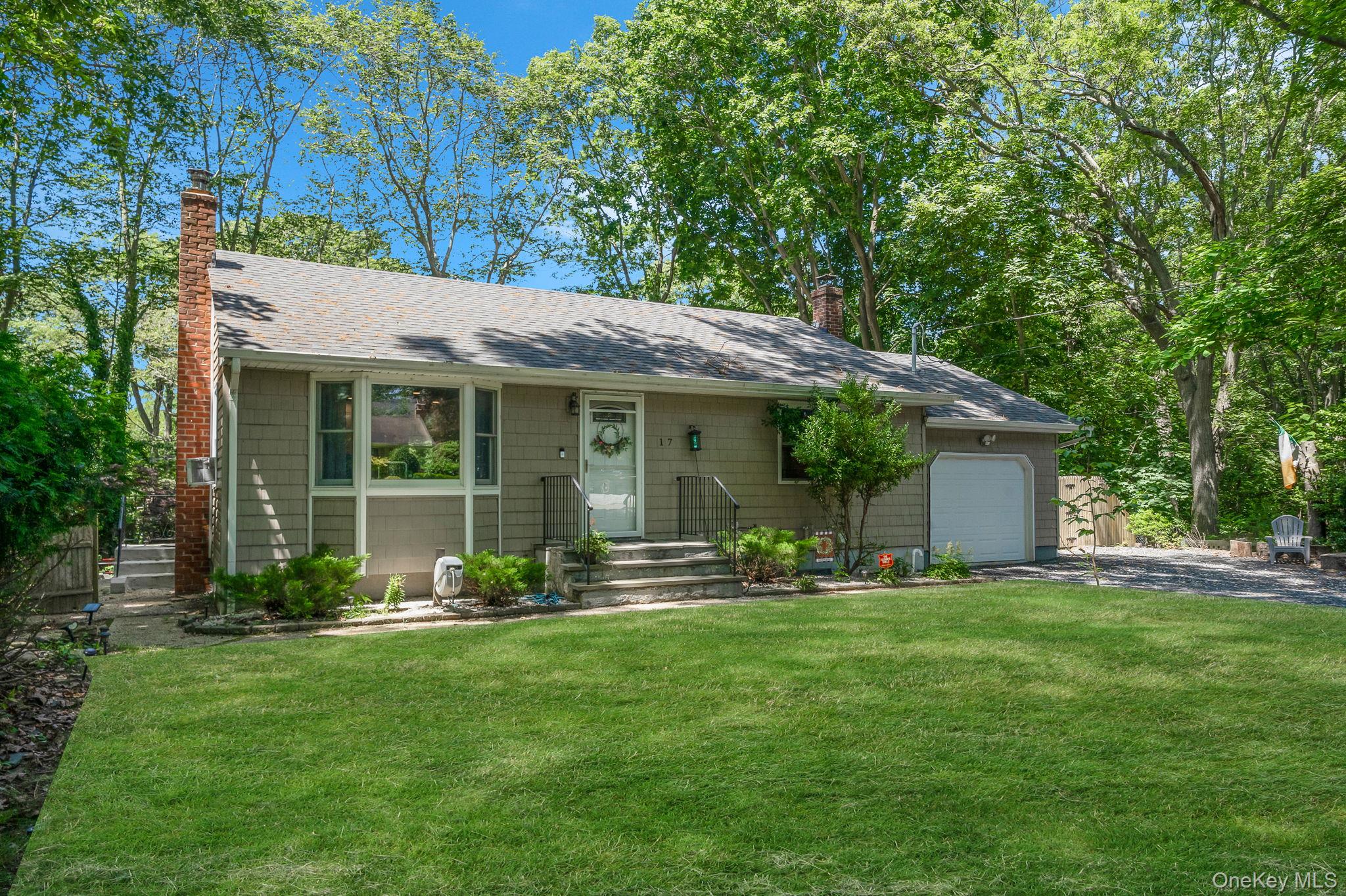 17 Magnolia Lane, Miller Place, NY 11764