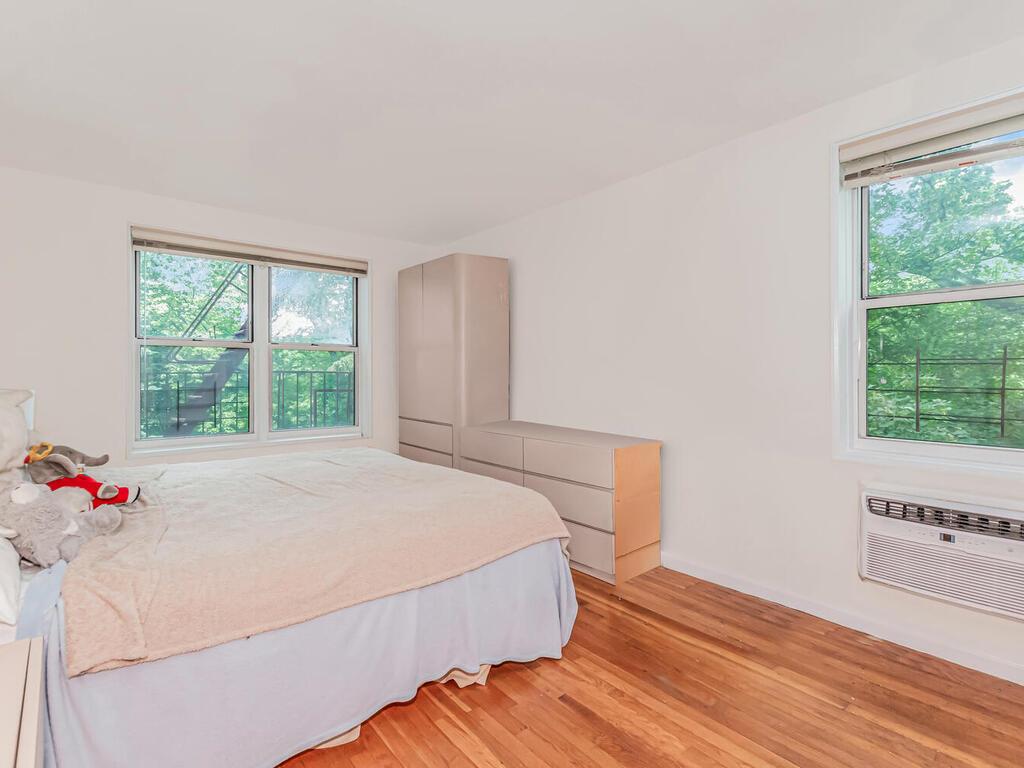 679 W 239th Street W # 3J, Bronx, NY 10463