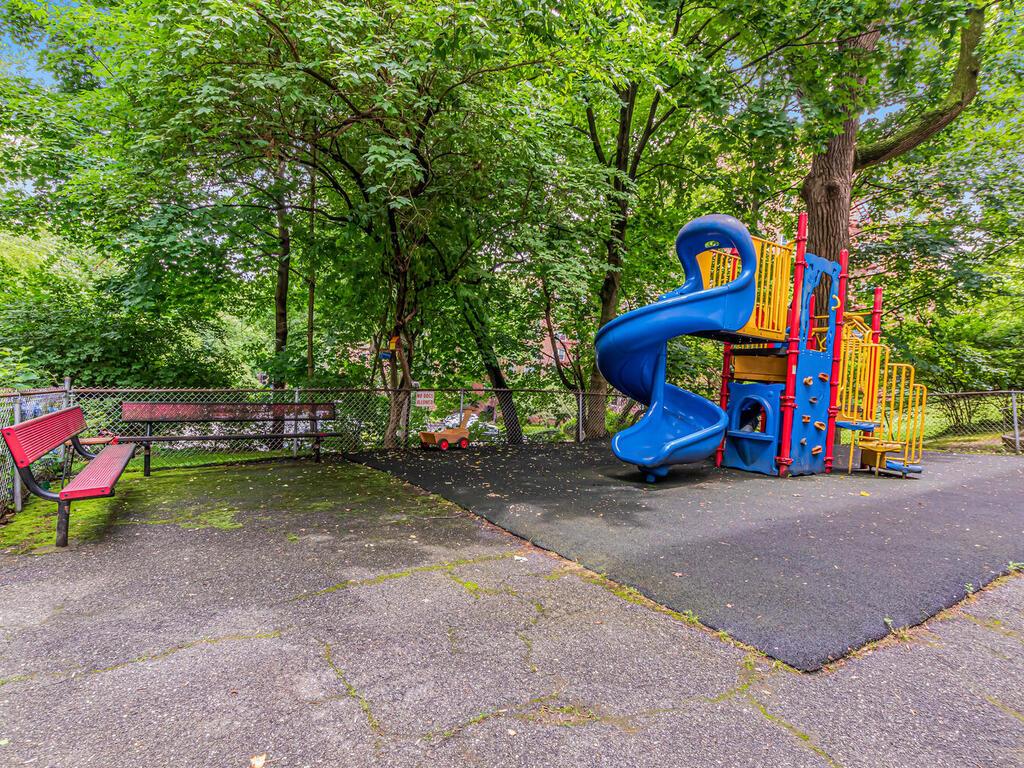 679 W 239th Street W # 3J, Bronx, NY 10463