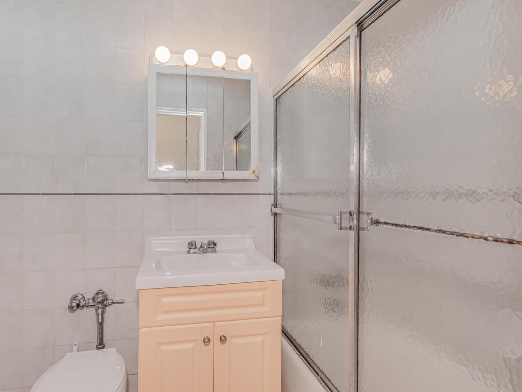 679 W 239th Street W # 3J, Bronx, NY 10463