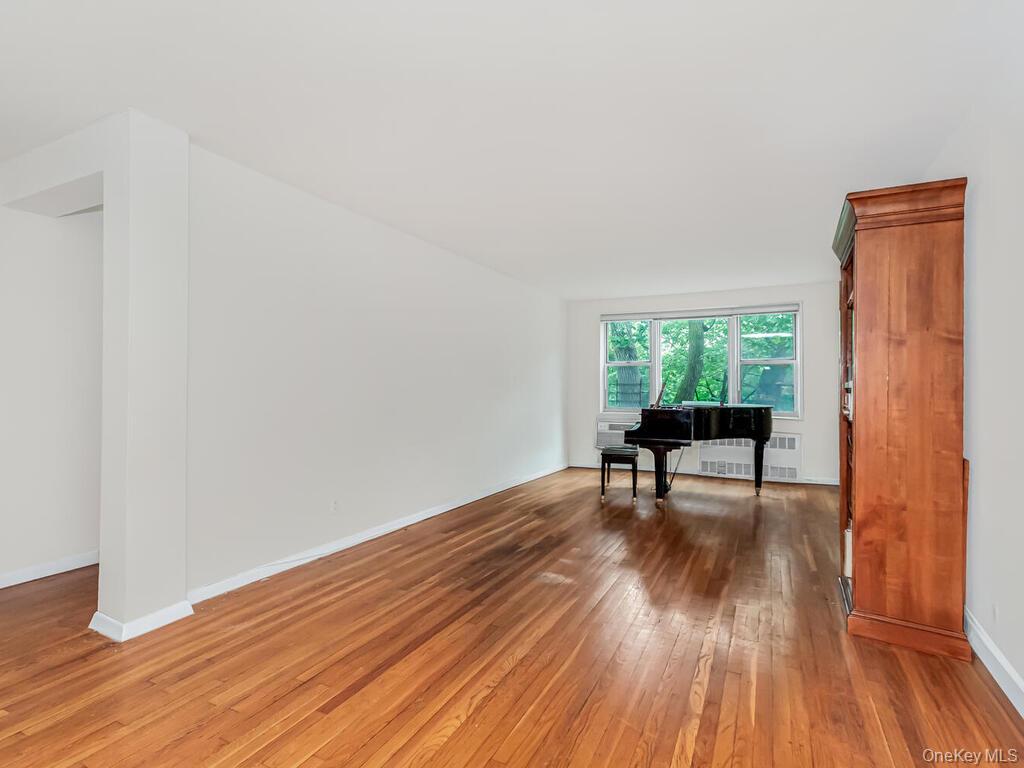 679 W 239th Street W # 3J, Bronx, NY 10463