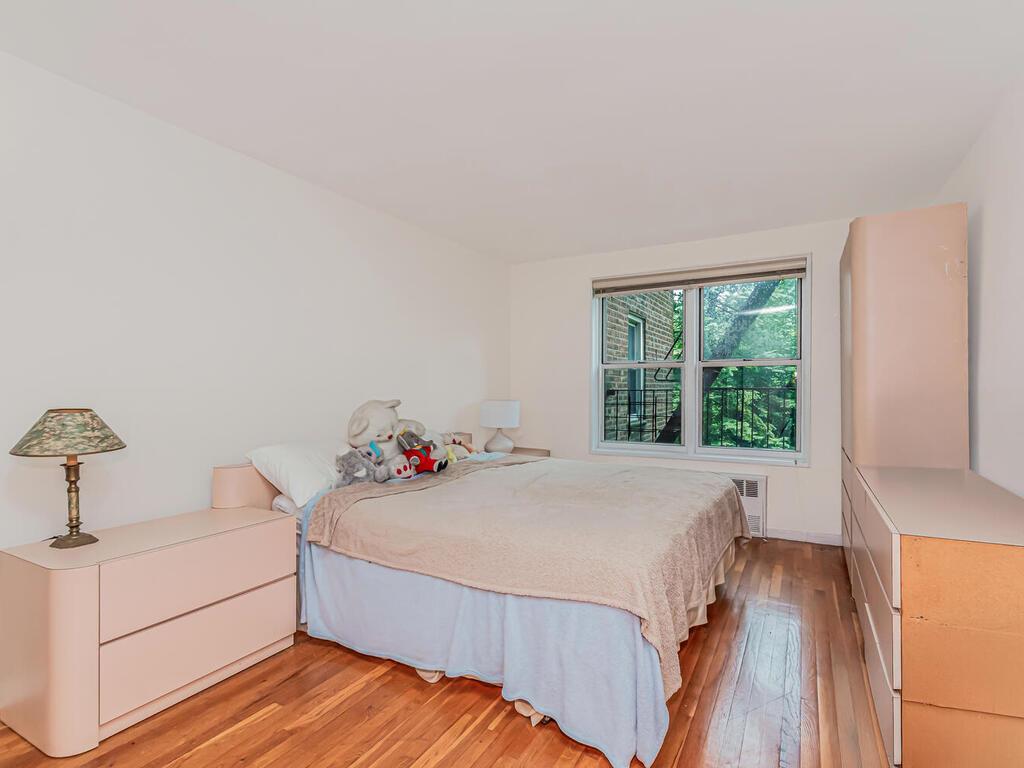 679 W 239th Street W # 3J, Bronx, NY 10463