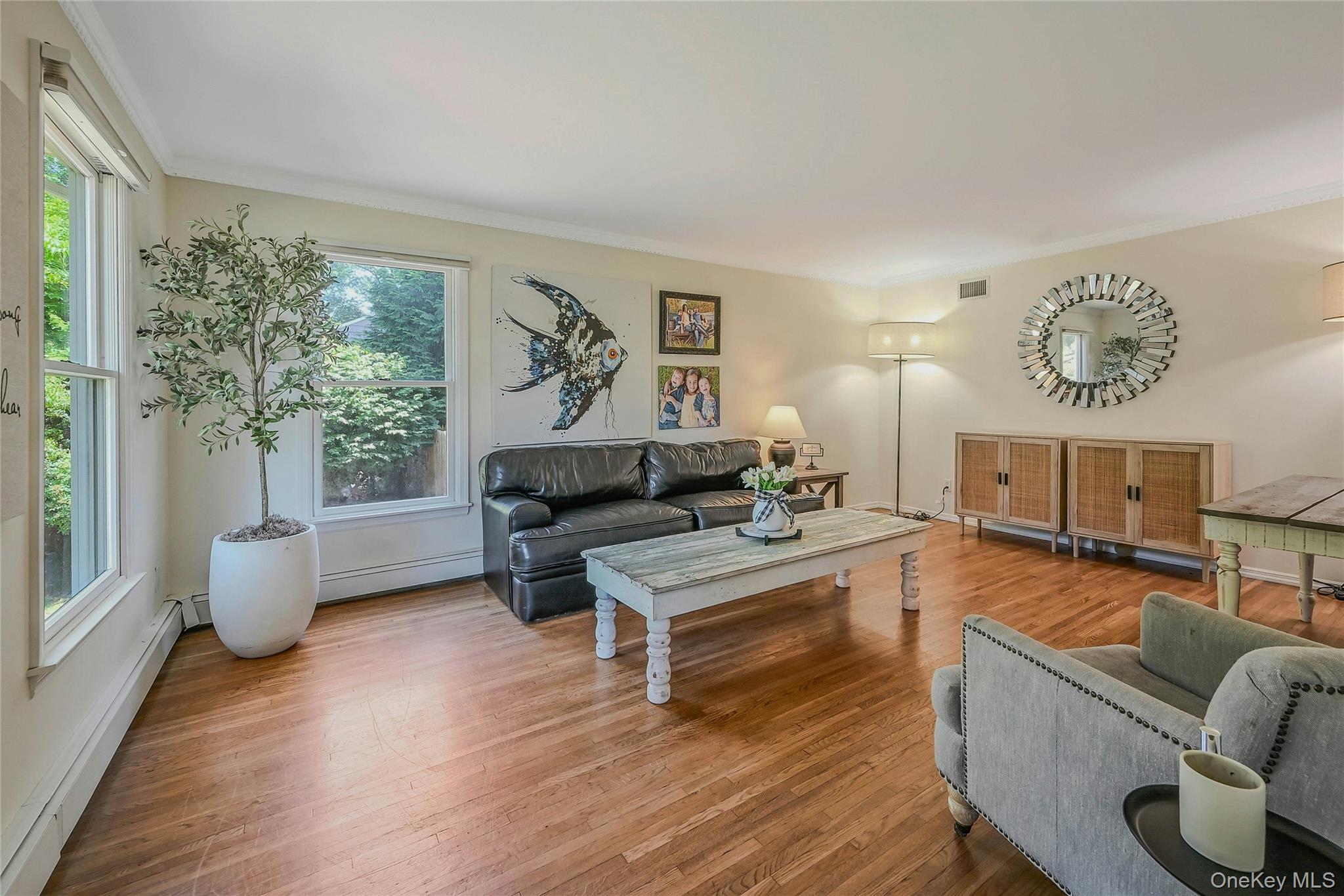 6 Settlers Way, East Setauket, NY 11733