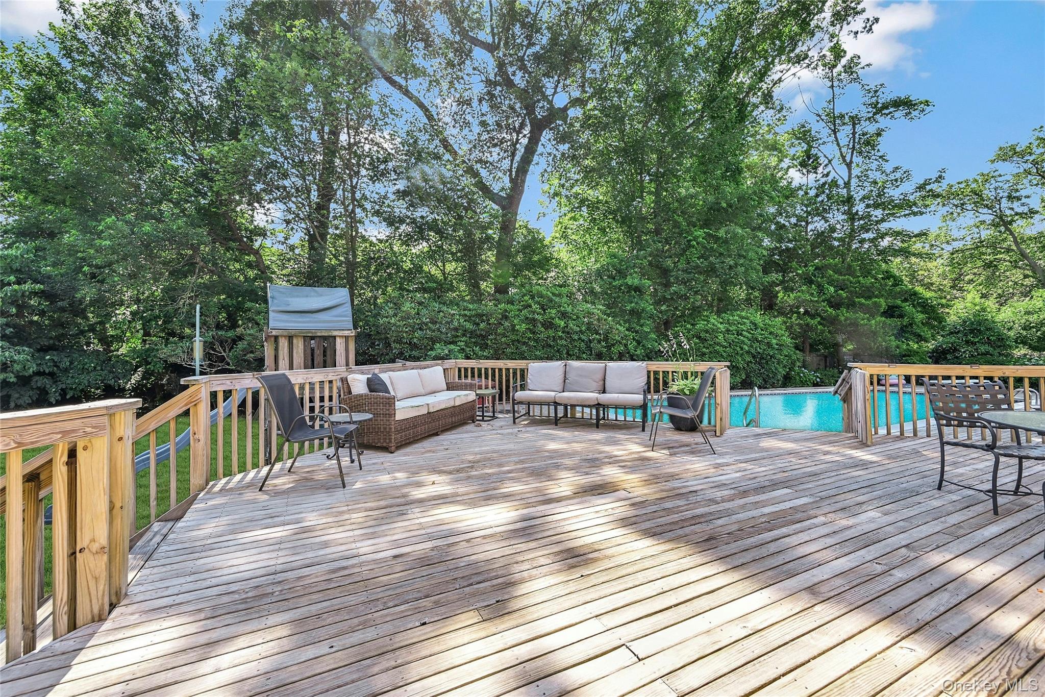 6 Settlers Way, East Setauket, NY 11733