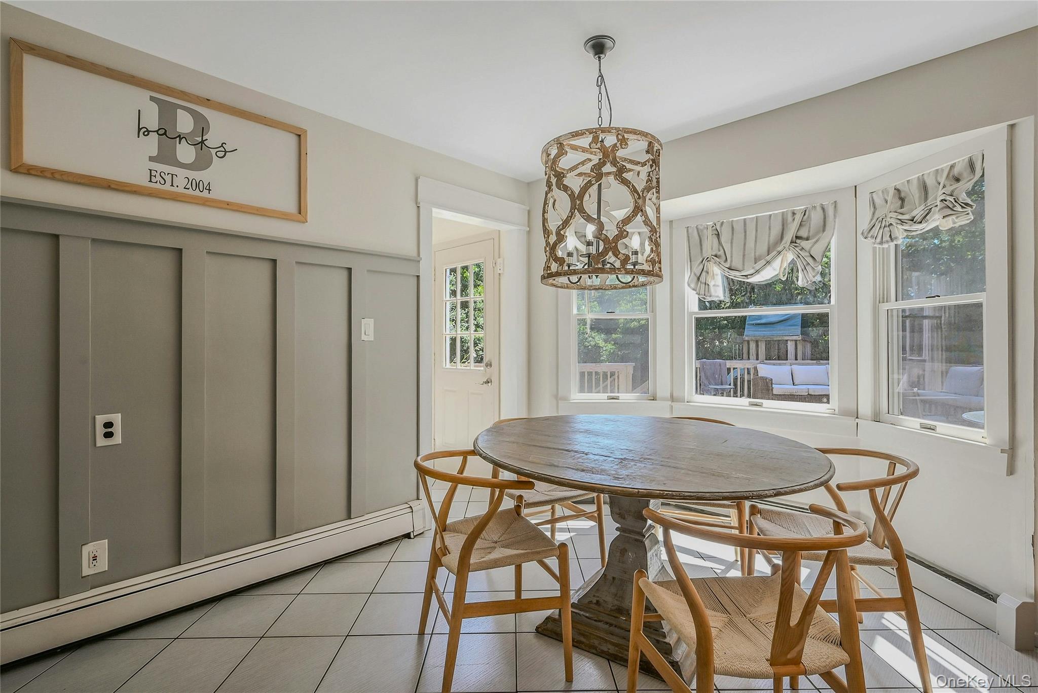 6 Settlers Way, East Setauket, NY 11733