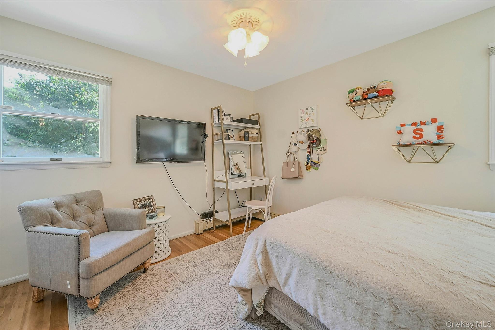 6 Settlers Way, East Setauket, NY 11733