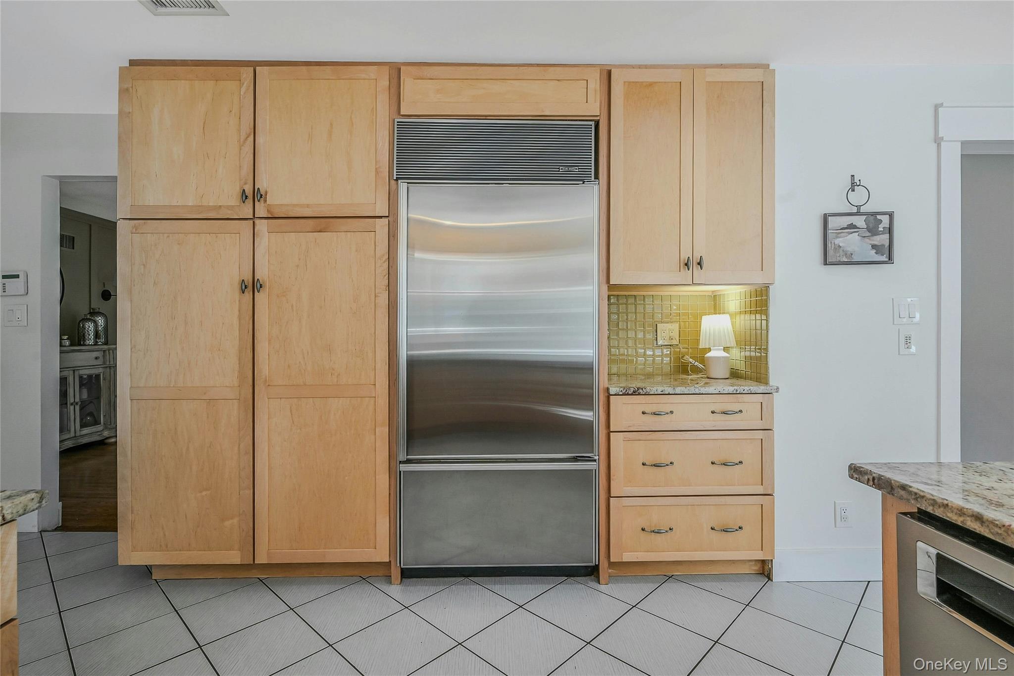 6 Settlers Way, East Setauket, NY 11733