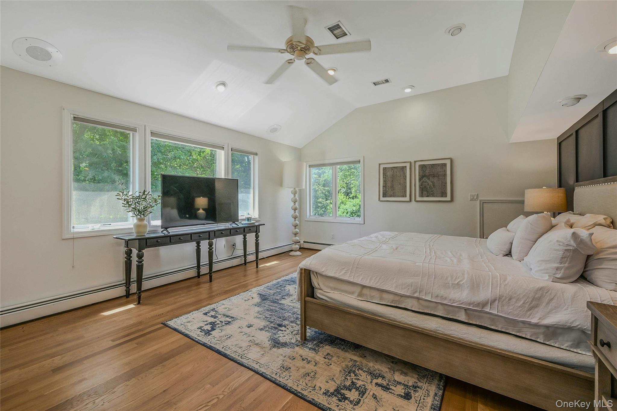 6 Settlers Way, East Setauket, NY 11733