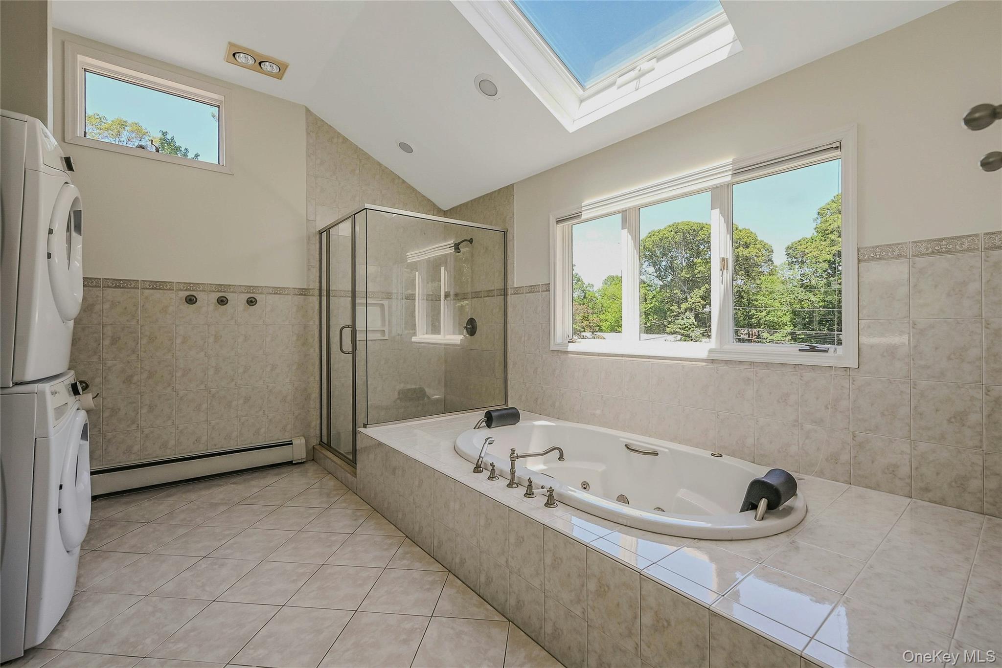 6 Settlers Way, East Setauket, NY 11733