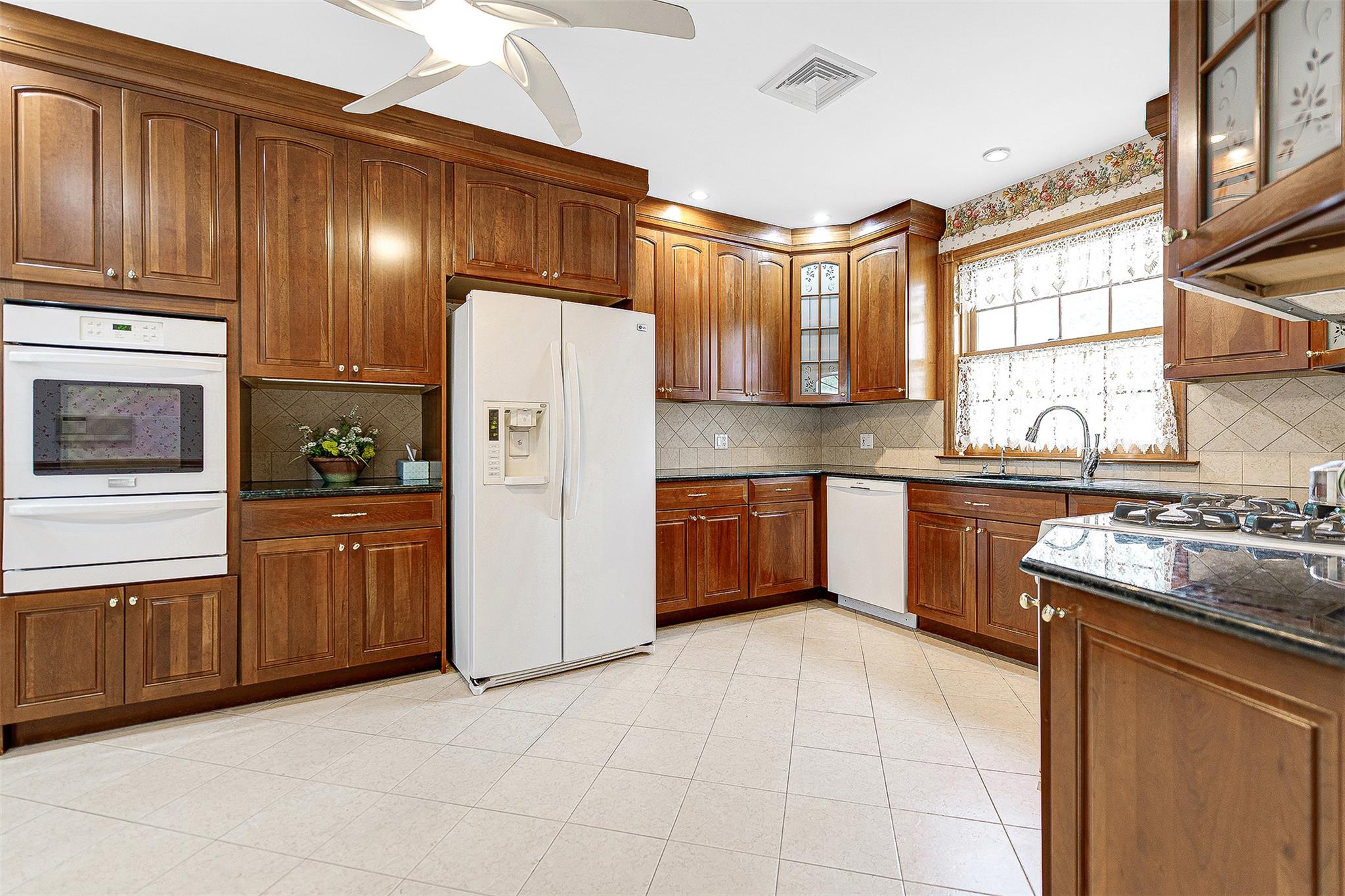 60-14 69th Place, Maspeth, NY 11378