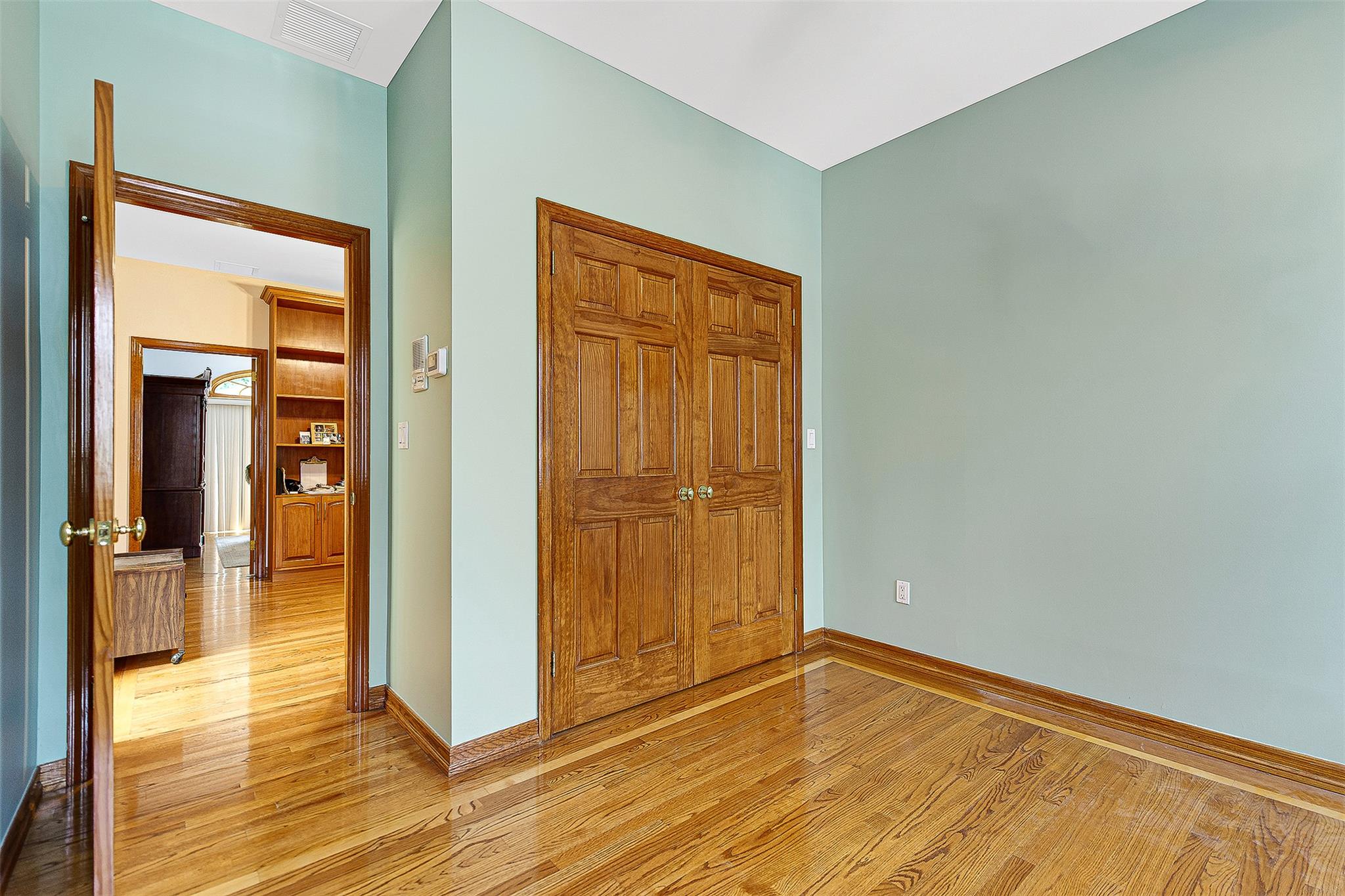 60-14 69th Place, Maspeth, NY 11378