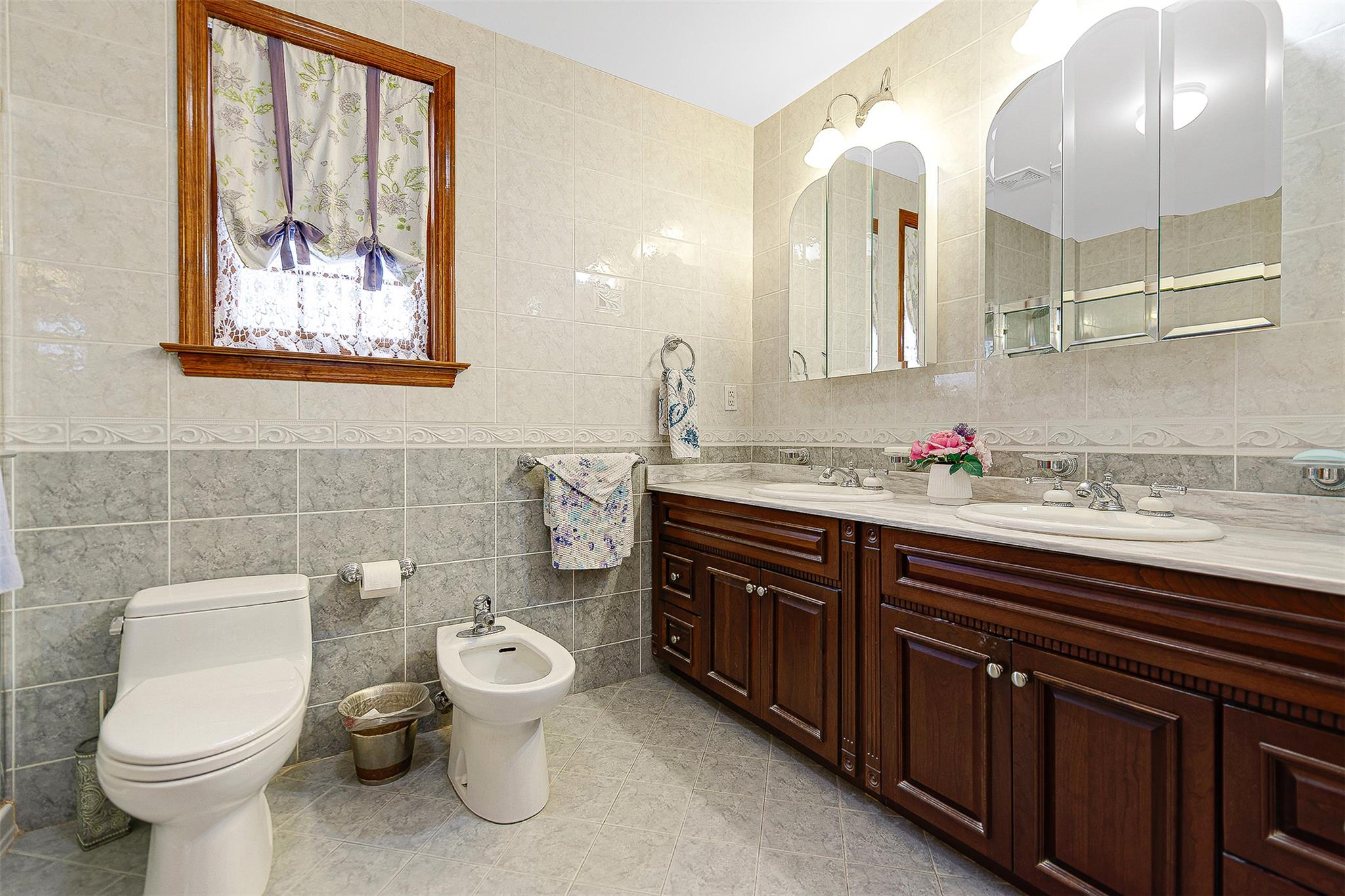 60-14 69th Place, Maspeth, NY 11378