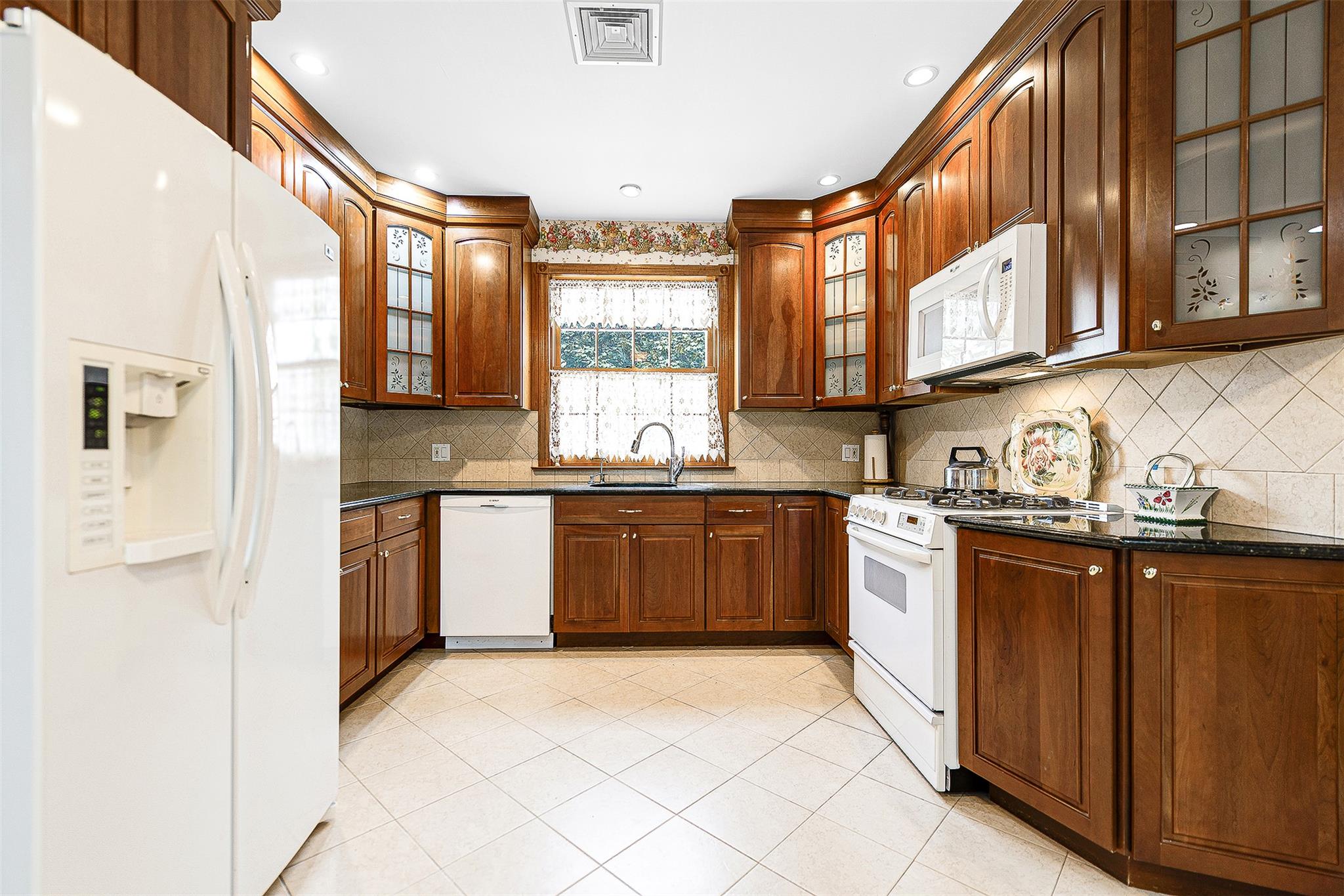 60-14 69th Place, Maspeth, NY 11378