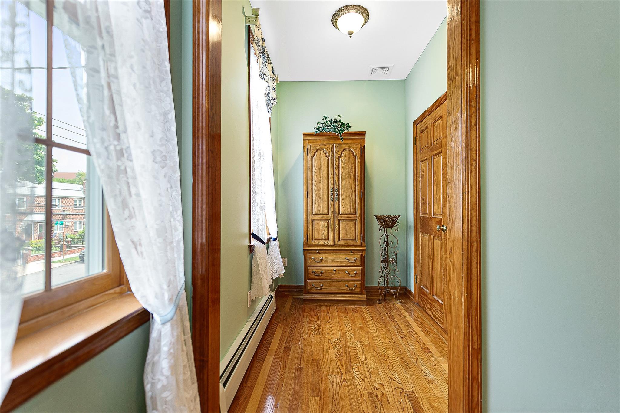 60-14 69th Place, Maspeth, NY 11378