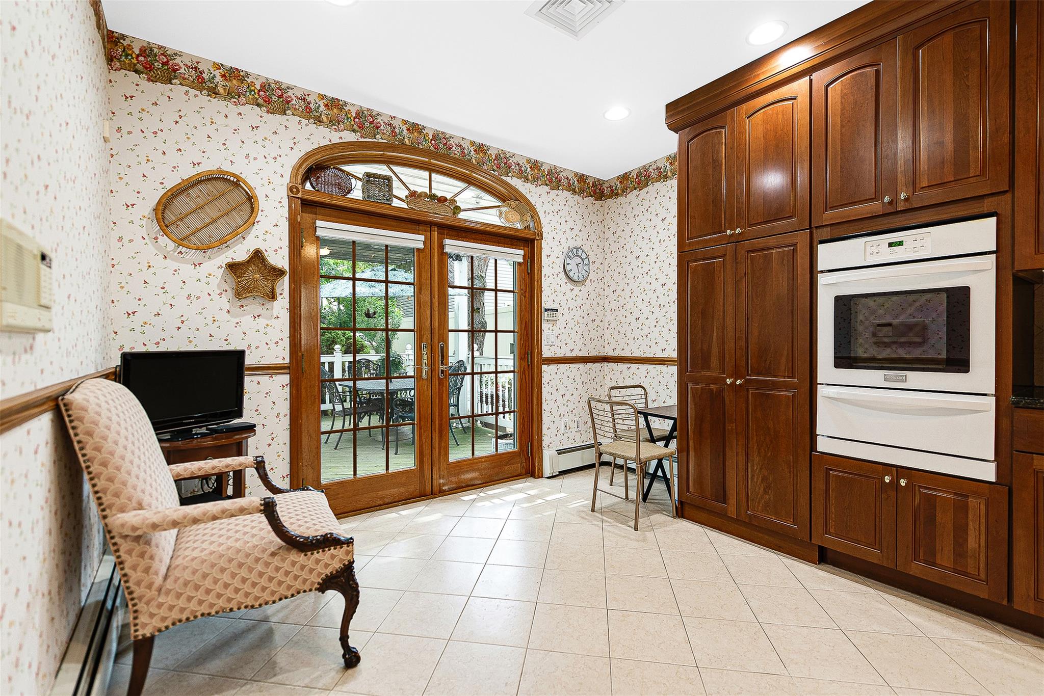 60-14 69th Place, Maspeth, NY 11378