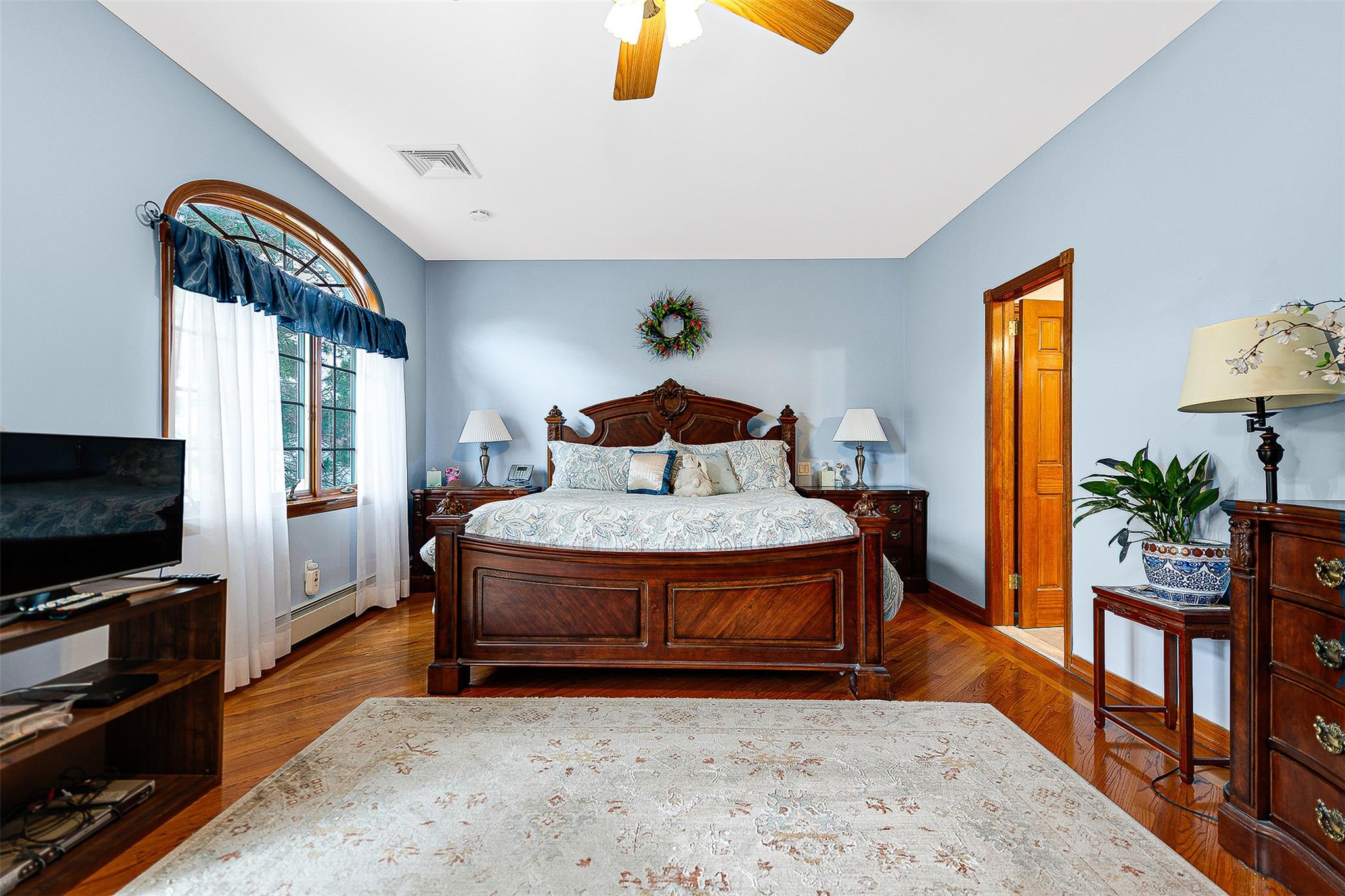 60-14 69th Place, Maspeth, NY 11378