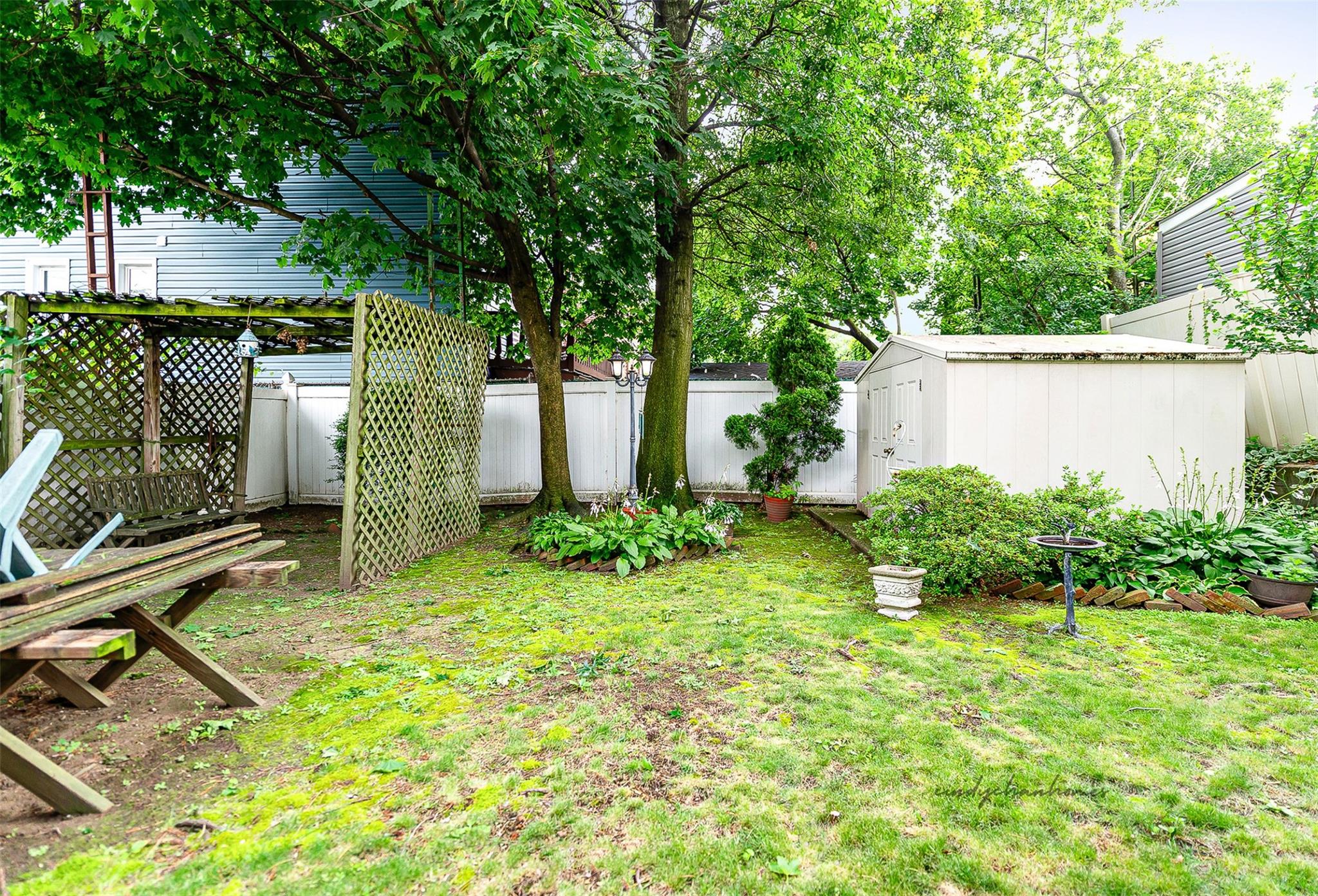 60-14 69th Place, Maspeth, NY 11378