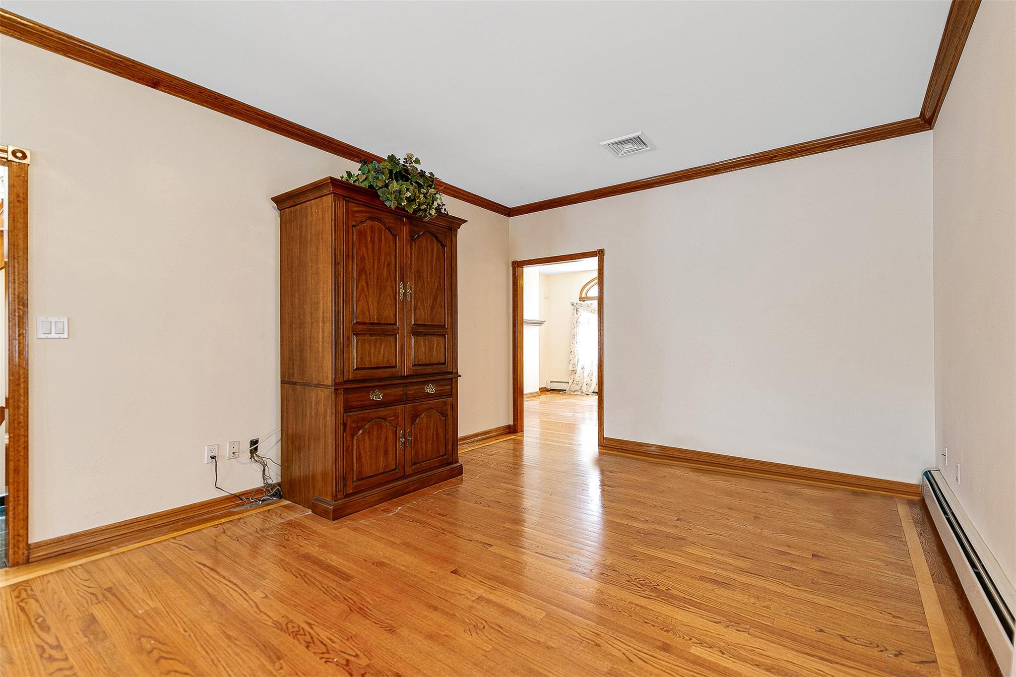 60-14 69th Place, Maspeth, NY 11378