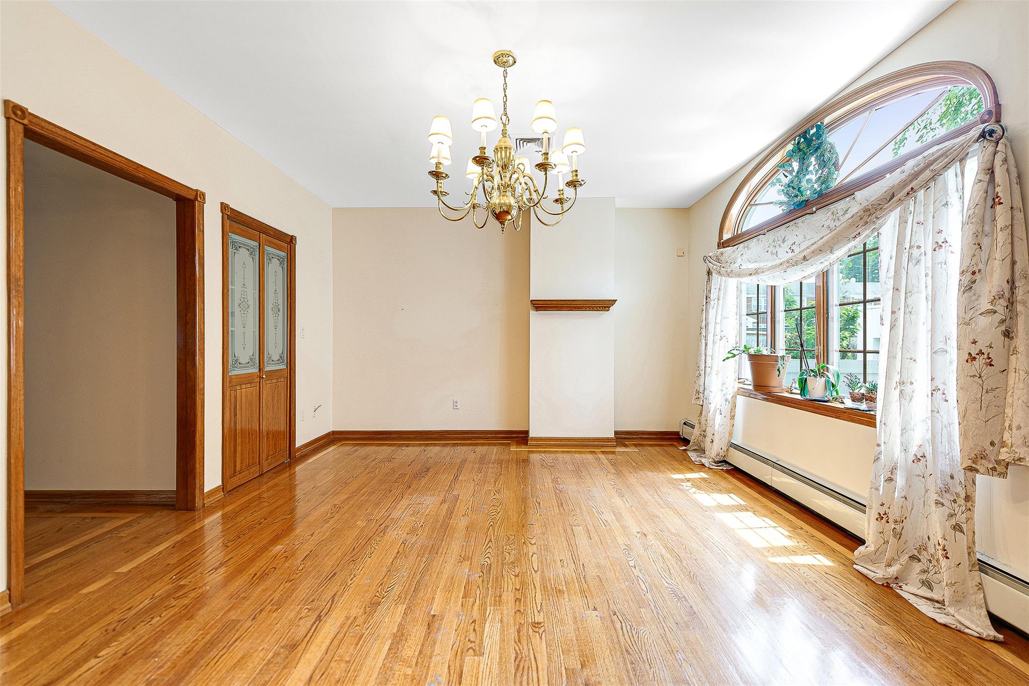 60-14 69th Place, Maspeth, NY 11378